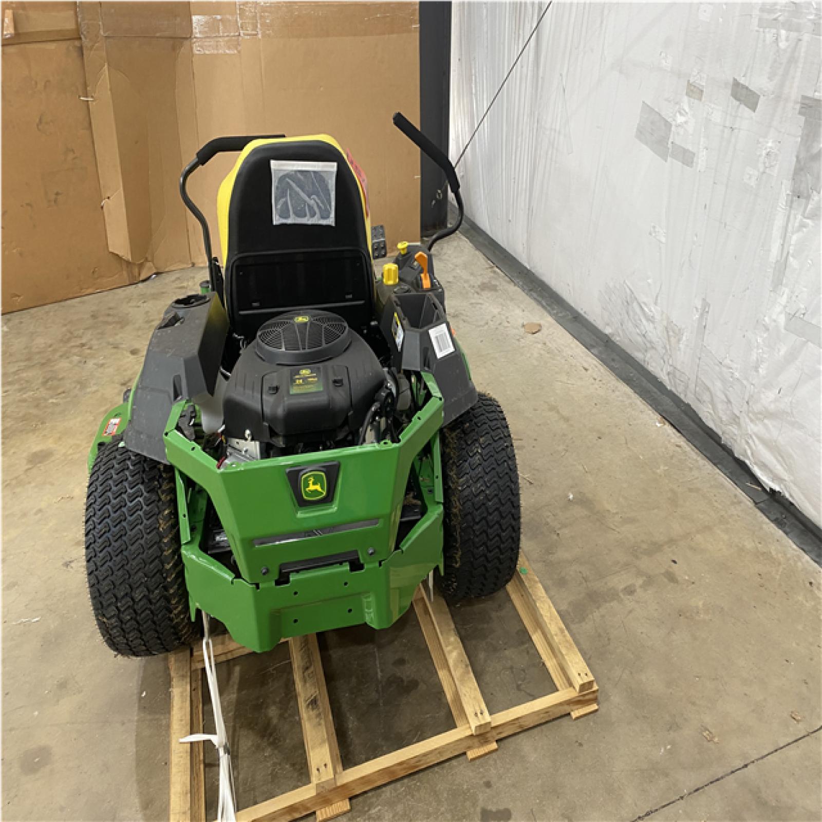 Houston Location - AS-IS Outdoor Power Equipment JOHN DEERE Z 325 E SIT DOWN MOWER