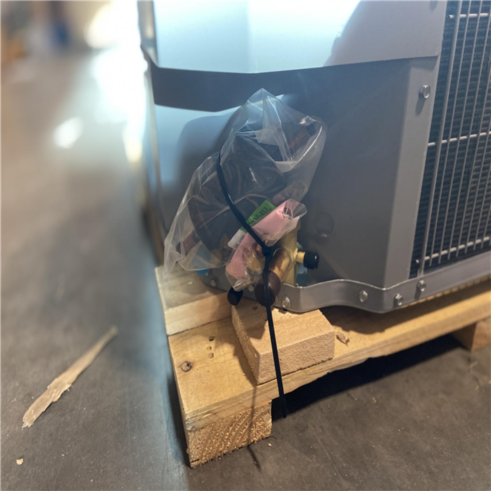 DALLAS LOCATION - Smartcomfort® by Carrier 2.5 Ton 14.3 Seer2 Heat Pump