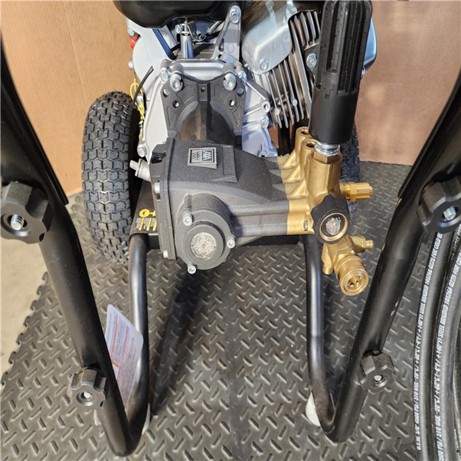 HOUSTON LOCATION - AS-IS DEWALT 4400 PSI 4.0 GPM Cold Water Gas Pressure Washer