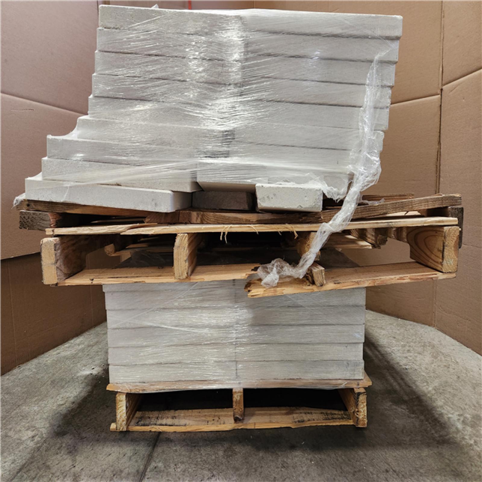 Phoenix AS-IS Oldcastle 15.75 in. x 15.75 in. x 1.75 in. White Concrete Step Stone (80- Piece Pallet)