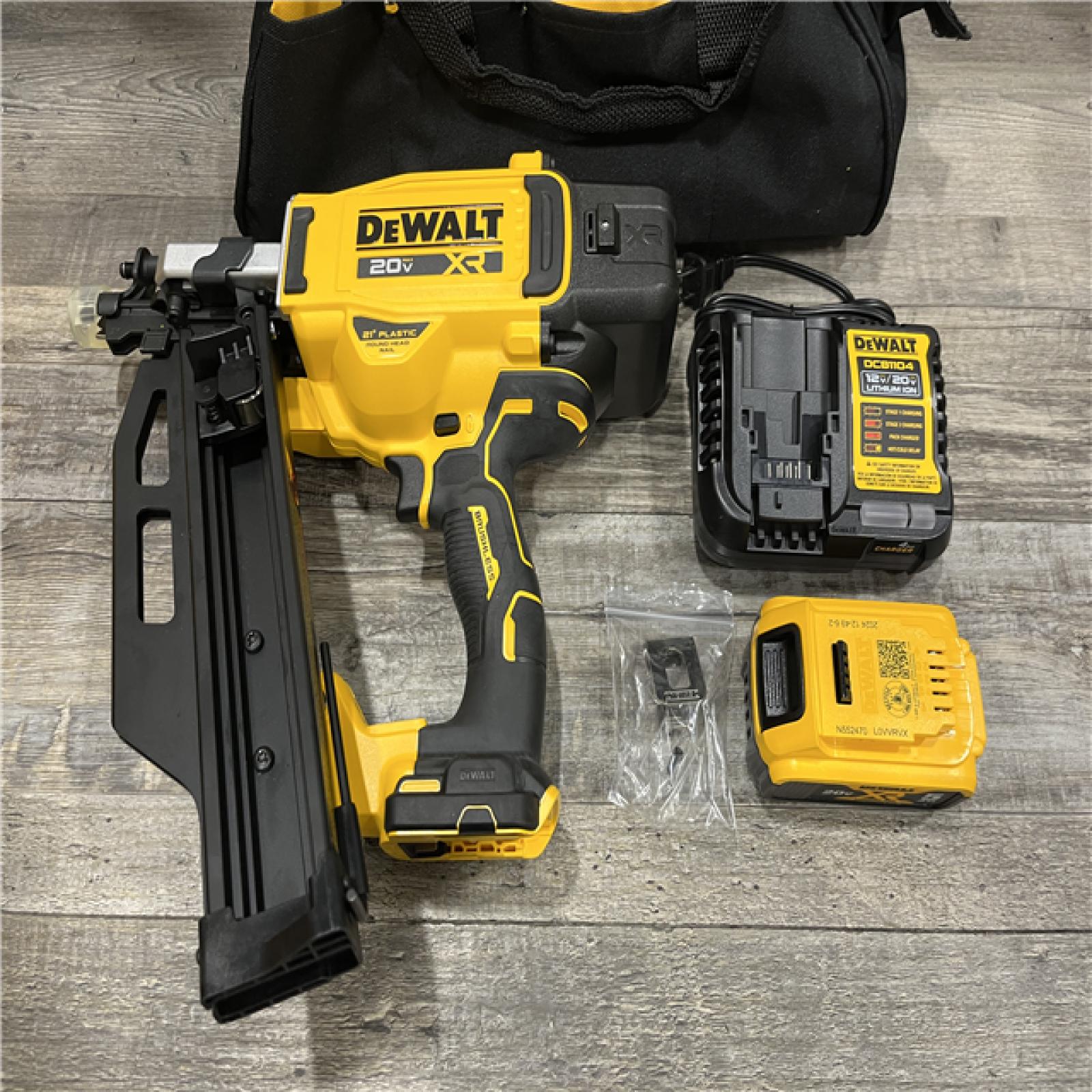 AS-IS DEWALT 20-Volt 21° Cordless Framing Nailer Kit
