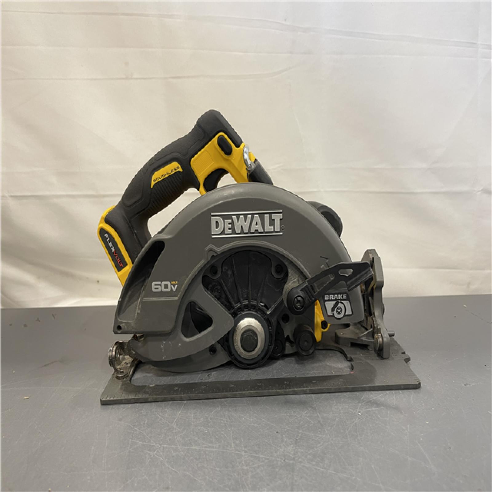 AS-IS - DeWALT Flexvolt Max 7-1/4 60V Brushless Circular Saw