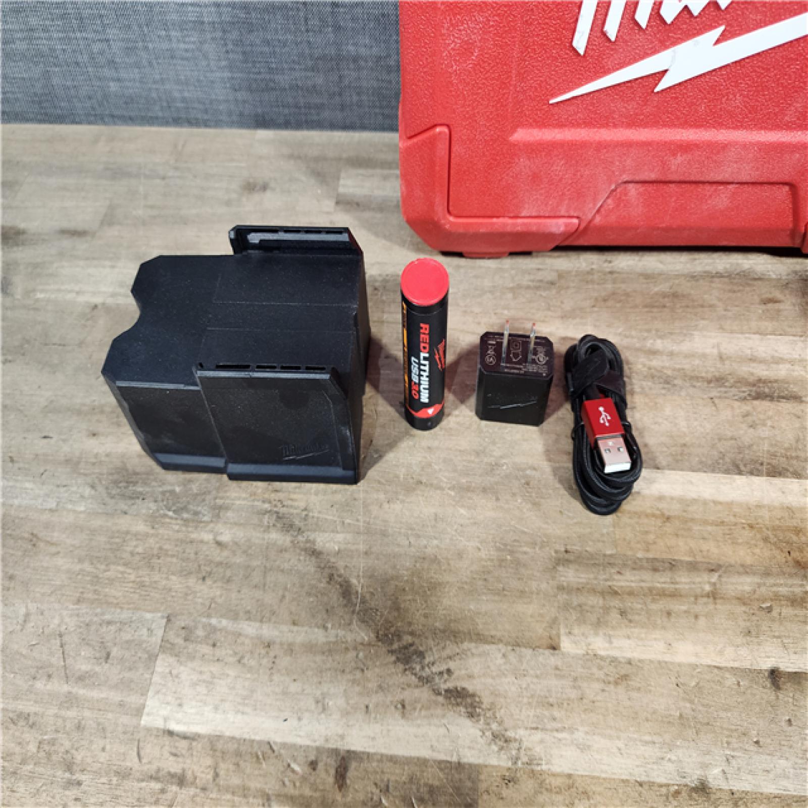 HOUSTON LOCATION - AS-IS Milwaukee Green 100 ft. Cross Line and Plumb Points Rechargeable Laser Level