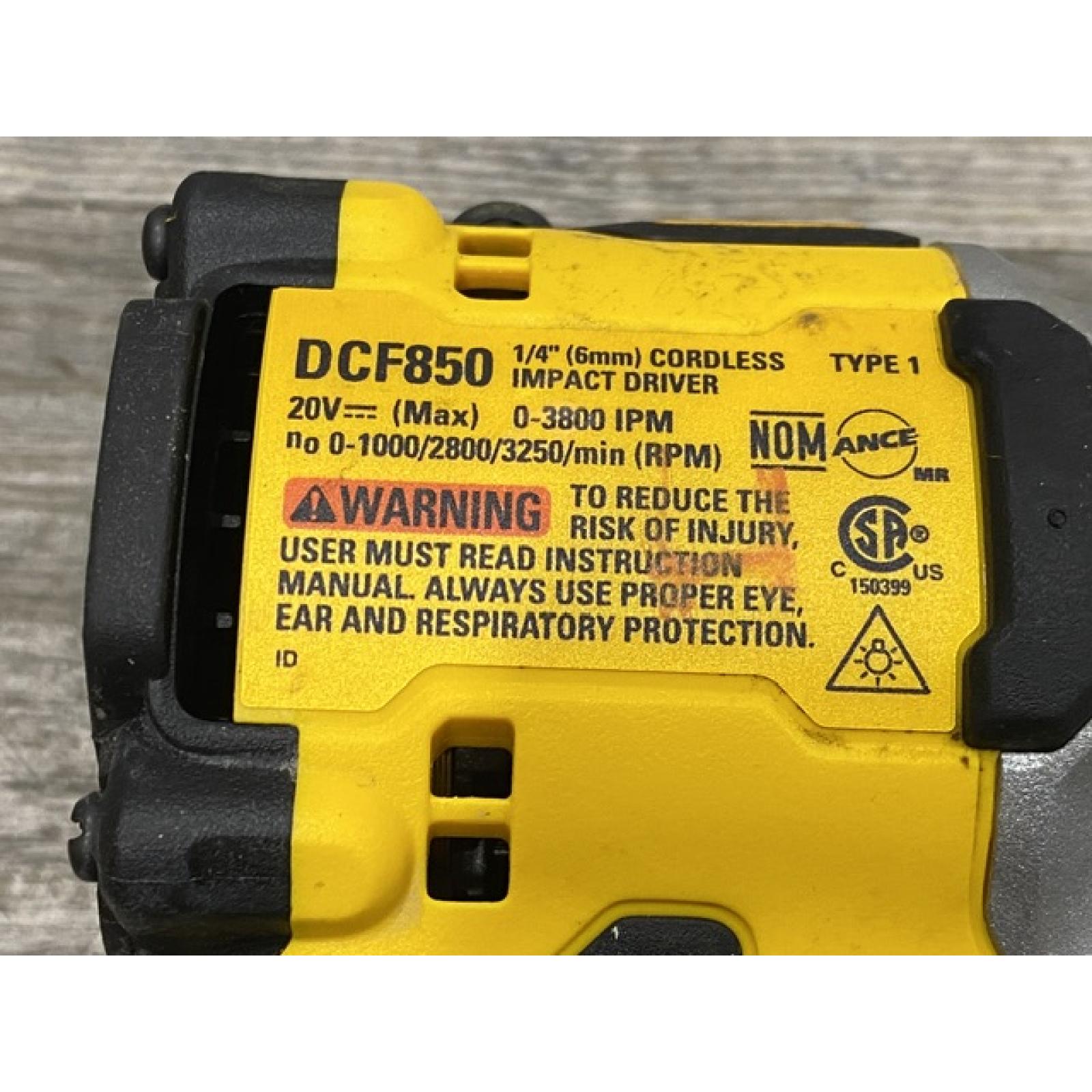 AS-IS DEWALT ATOMIC 20V MAX Lithium-Ion Cordless 1/4 in. Brushless Impact Driver Kit