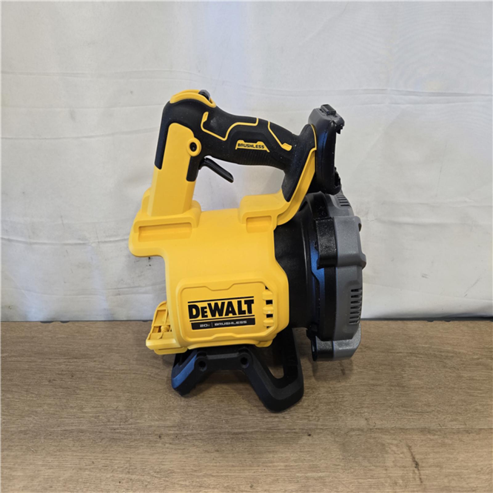 AS-IS DEWALT 20V MAX* XR Cordless Handheld Blower Kit