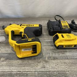 LIKE NEW - DEWALT 20V MAX Cordless Battery Powered Pruner Kit