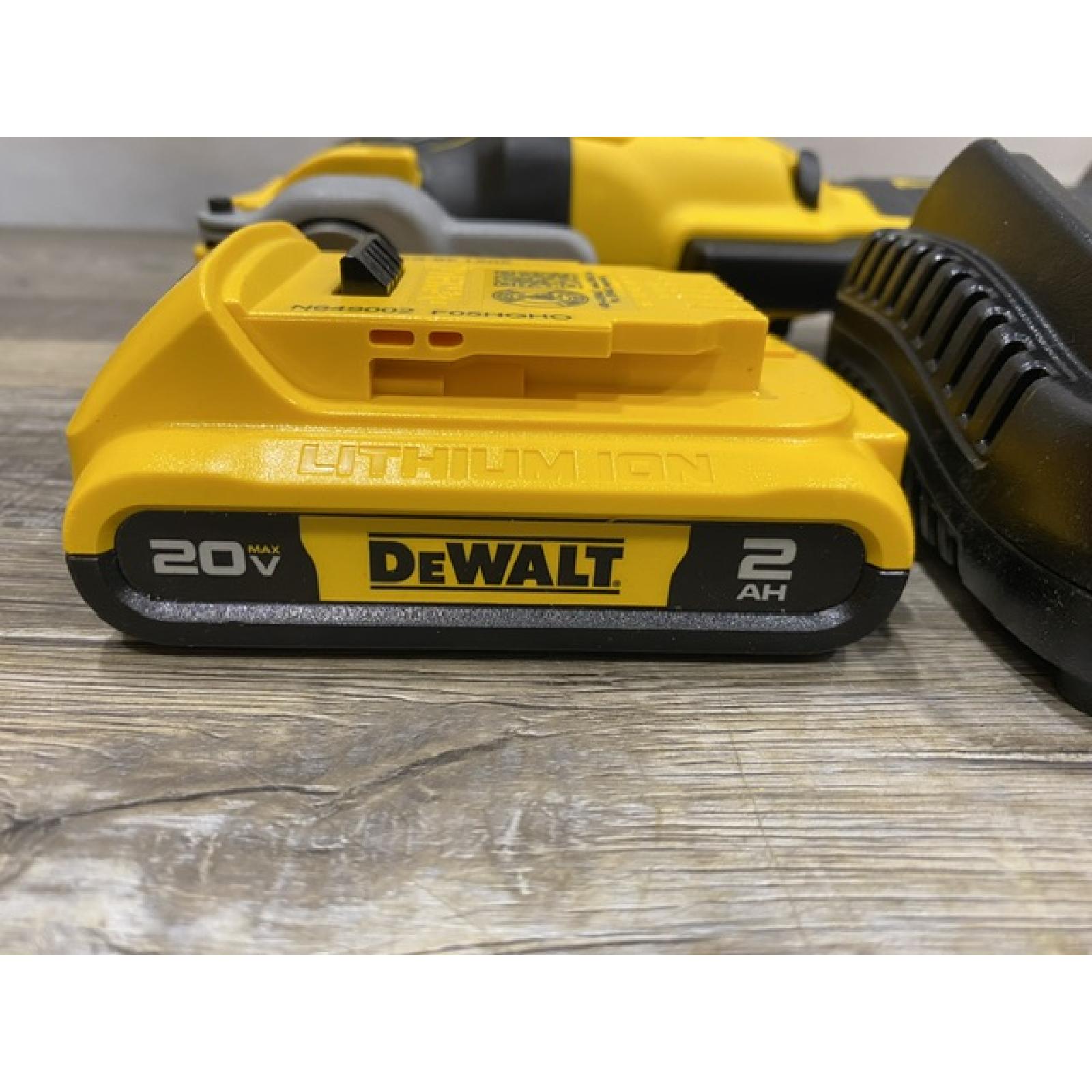 AS-IS DEWALT 20V MAX XR Cordless Brushless 3-Speed Oscillating Multi Tool Kit
