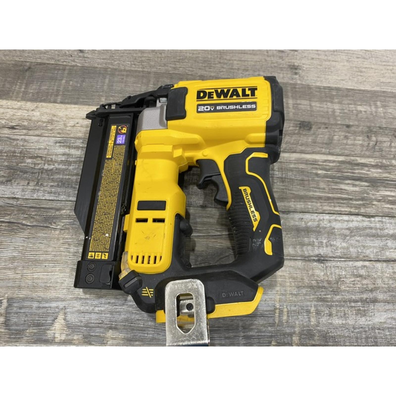 AS-IS DEWALT ATOMIC 20V MAX Lithium Ion Cordless 23 Gauge Pin Nailer Kit