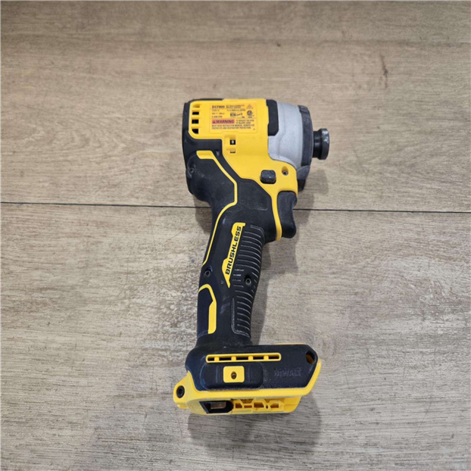 AS-IS DEWALT Atomic 20V Max Cordless Compact 1/4 in. Impact Driver Kit