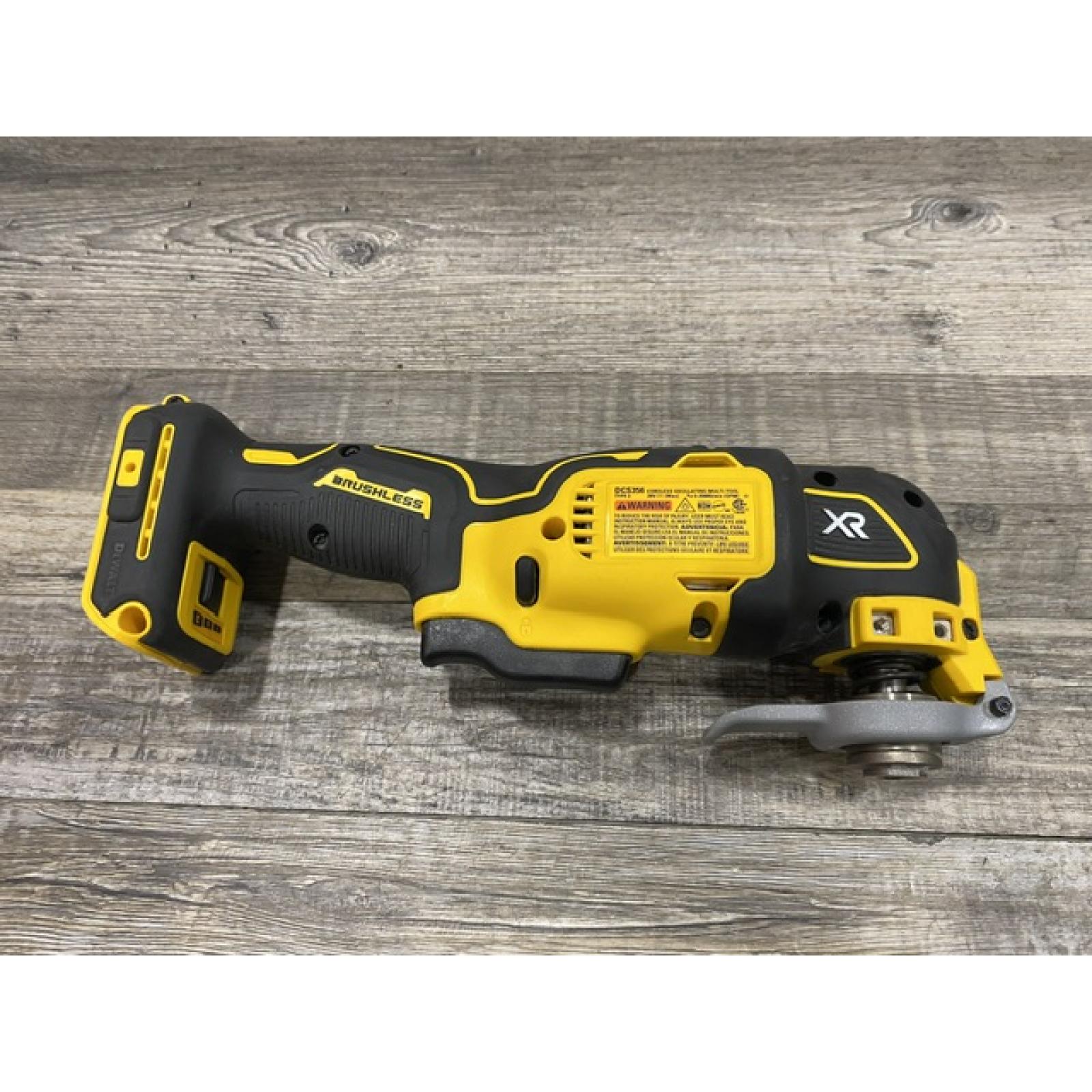 AS-IS DEWALT 20V MAX XR Cordless Brushless 3-Speed Oscillating Multi Tool Kit
