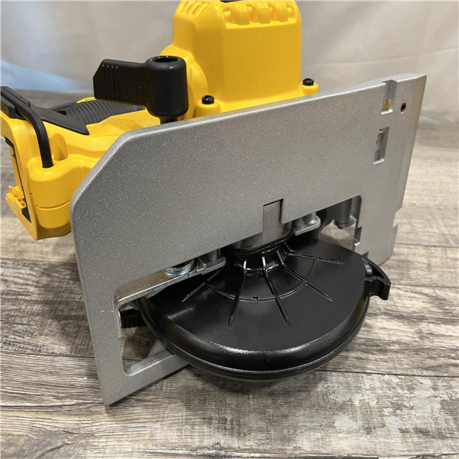 AS-IS DEWALT 20V MAX Cordless Brushless 6-1/2 in. Sidewinder Style Circular Saw (Tool Only)