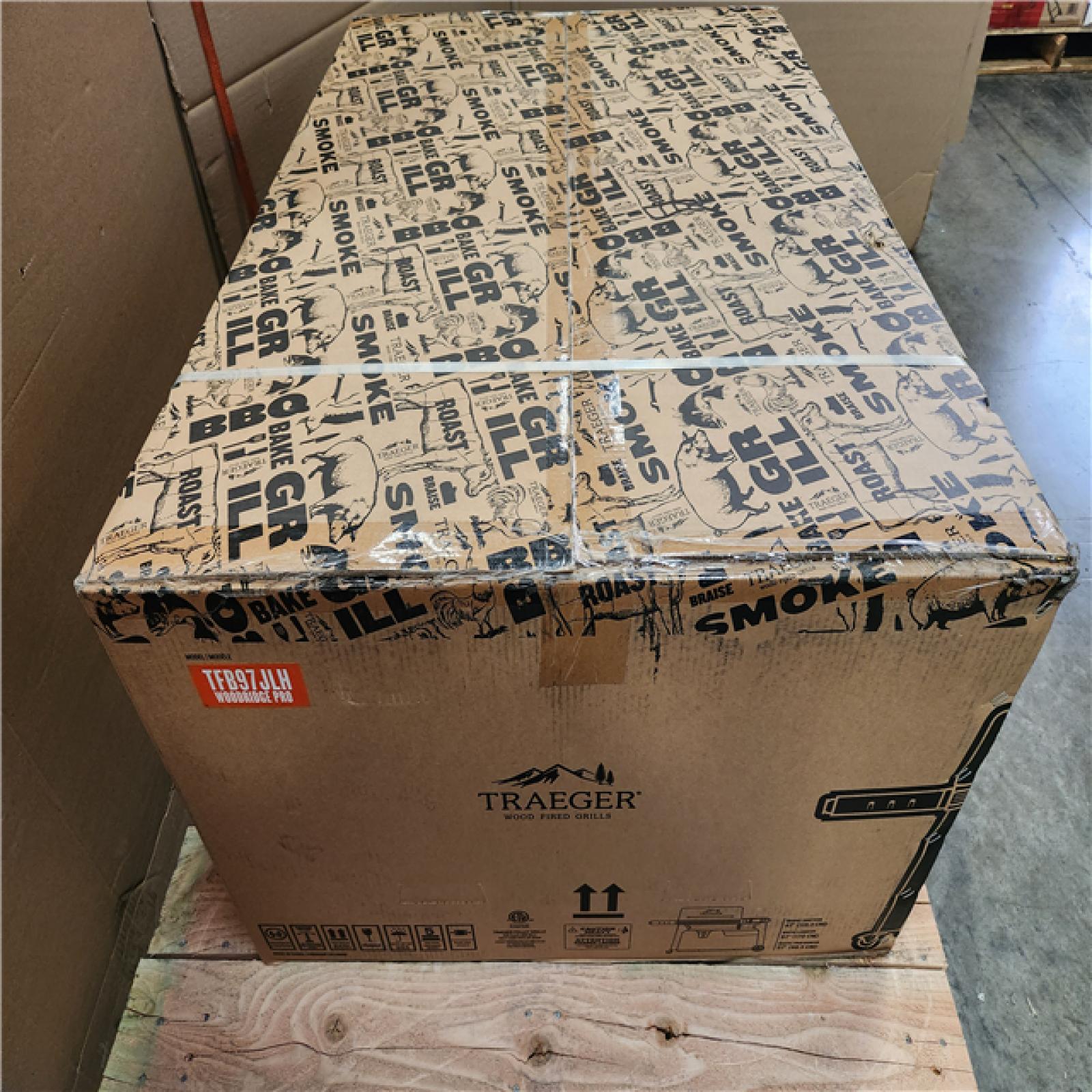 Phoenix Location NEW Traeger Woodridge Pro Wi-Fi Pellet Grill and Smoker in Black (Sealed)