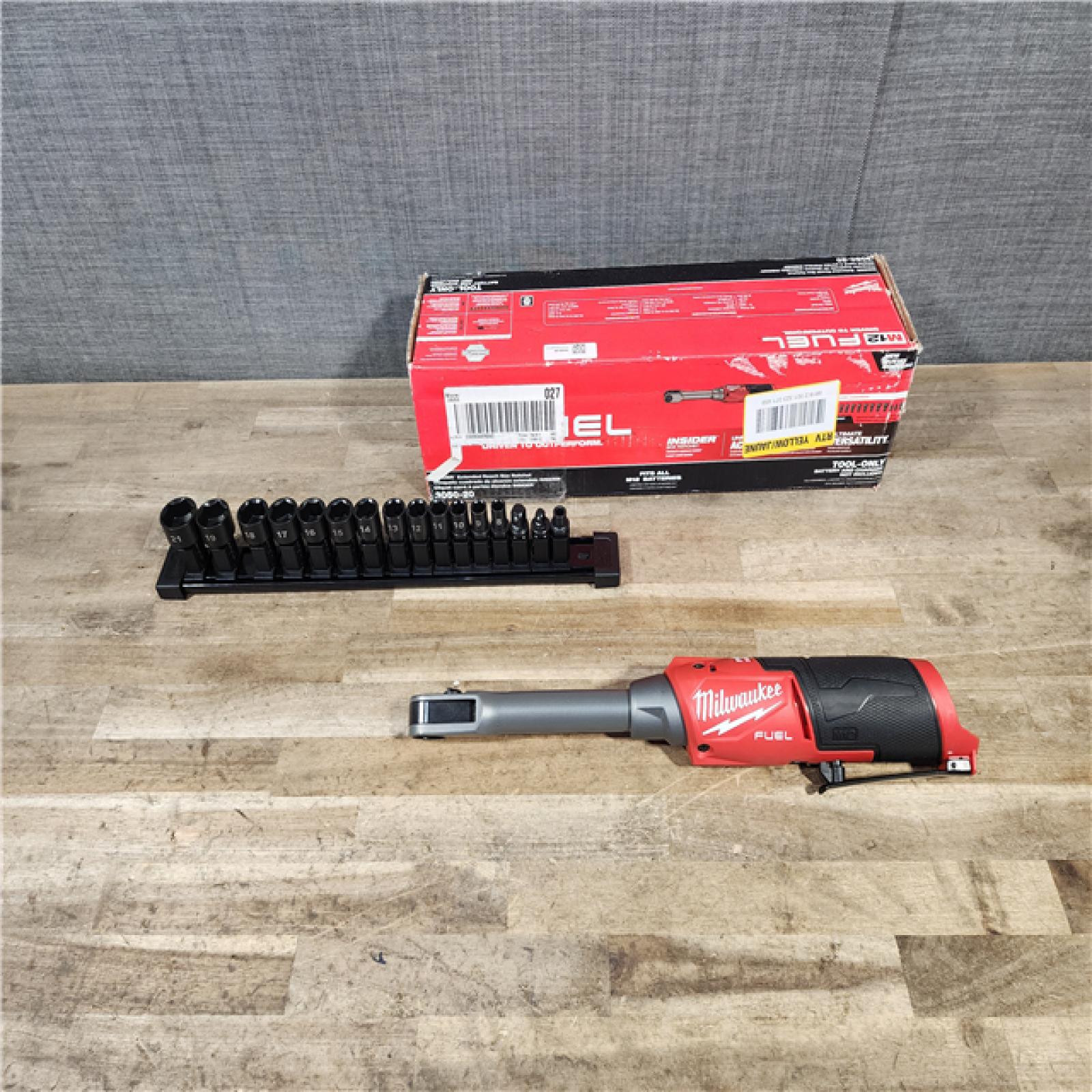 HOUSTON LOCATION - AS-IS Milwaukee FUEL INSIDER 12V Lithium-Ion Brushless Cordless 1/4 in. - 3/8 in. Extended Reach Box Ratchet (Tool-Only)