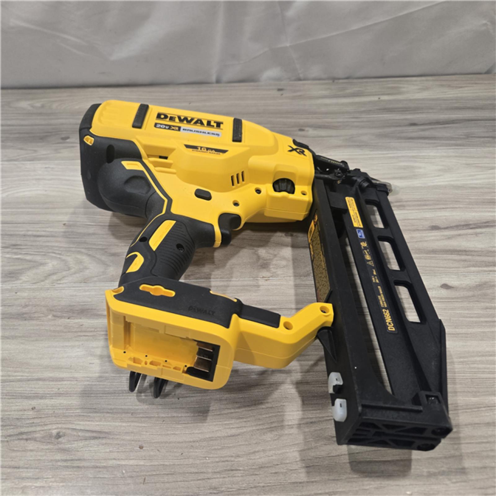 AS-IS DEWALT 20V MAX XR 16-Gauge Cordless Finish Nailer (Tool Only)