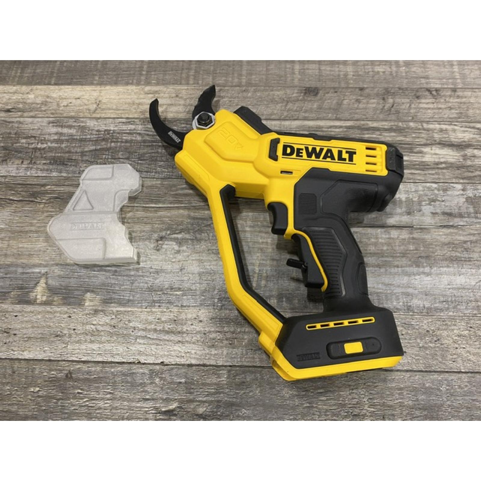 AS-IS DEWALT 20V MAX Cordless Battery Powered Pruner Kit