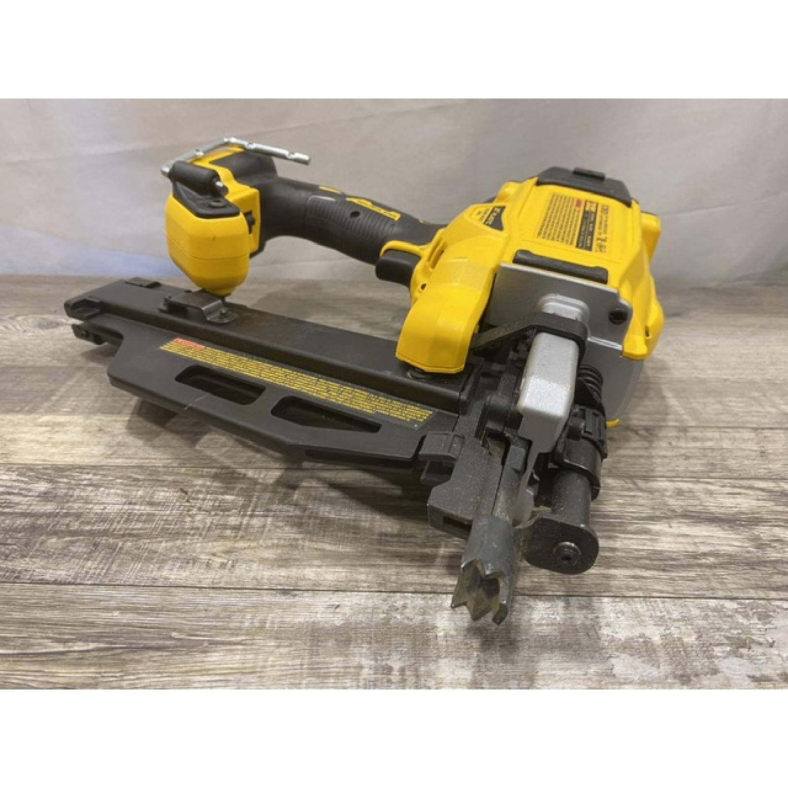 AS-IS DEWALT 20-Volt 21° Cordless Framing Nailer (Tool-Only)