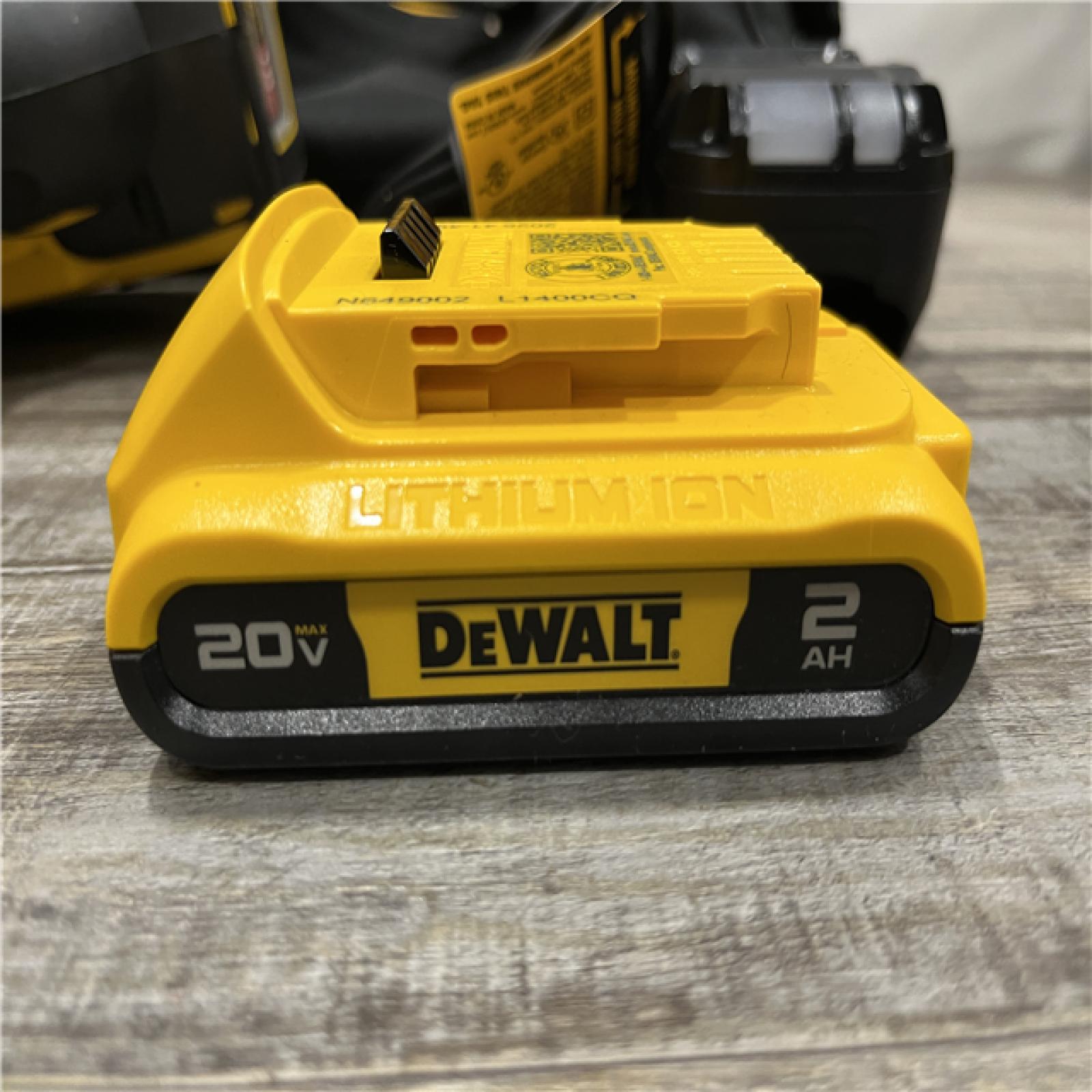 AS-IS DEWALT 20V MAX XR Lithium-Ion Cordless 18-Gauge Narrow Crown Stapler Kit
