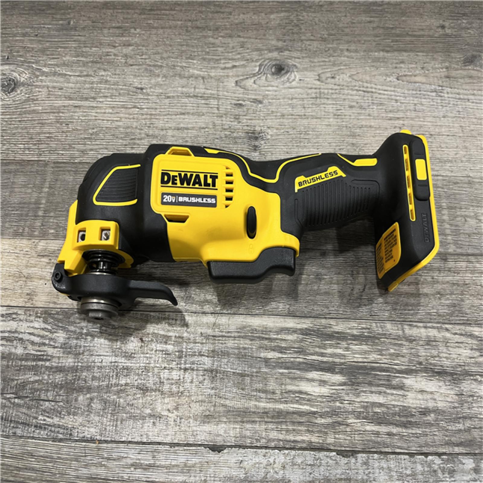 AS-IS DEWALT ATOMIC 20V MAX Cordless Brushless Oscillating Multi Tool Kit