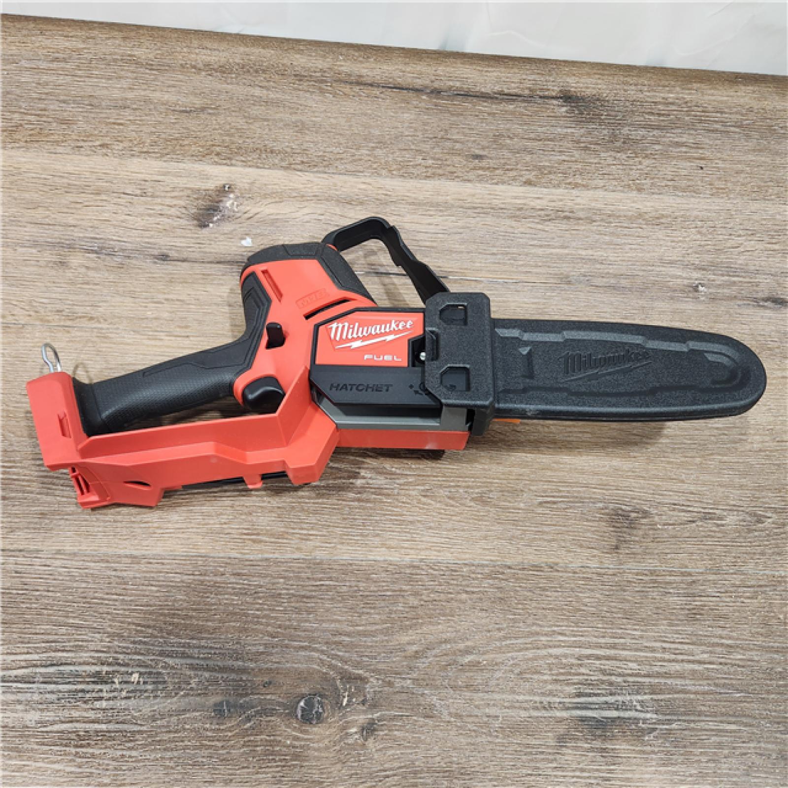 AS-IS Milwaukee M18 FUEL  Hatchet 8 in. 18 V Battery Pruning Saw KIT