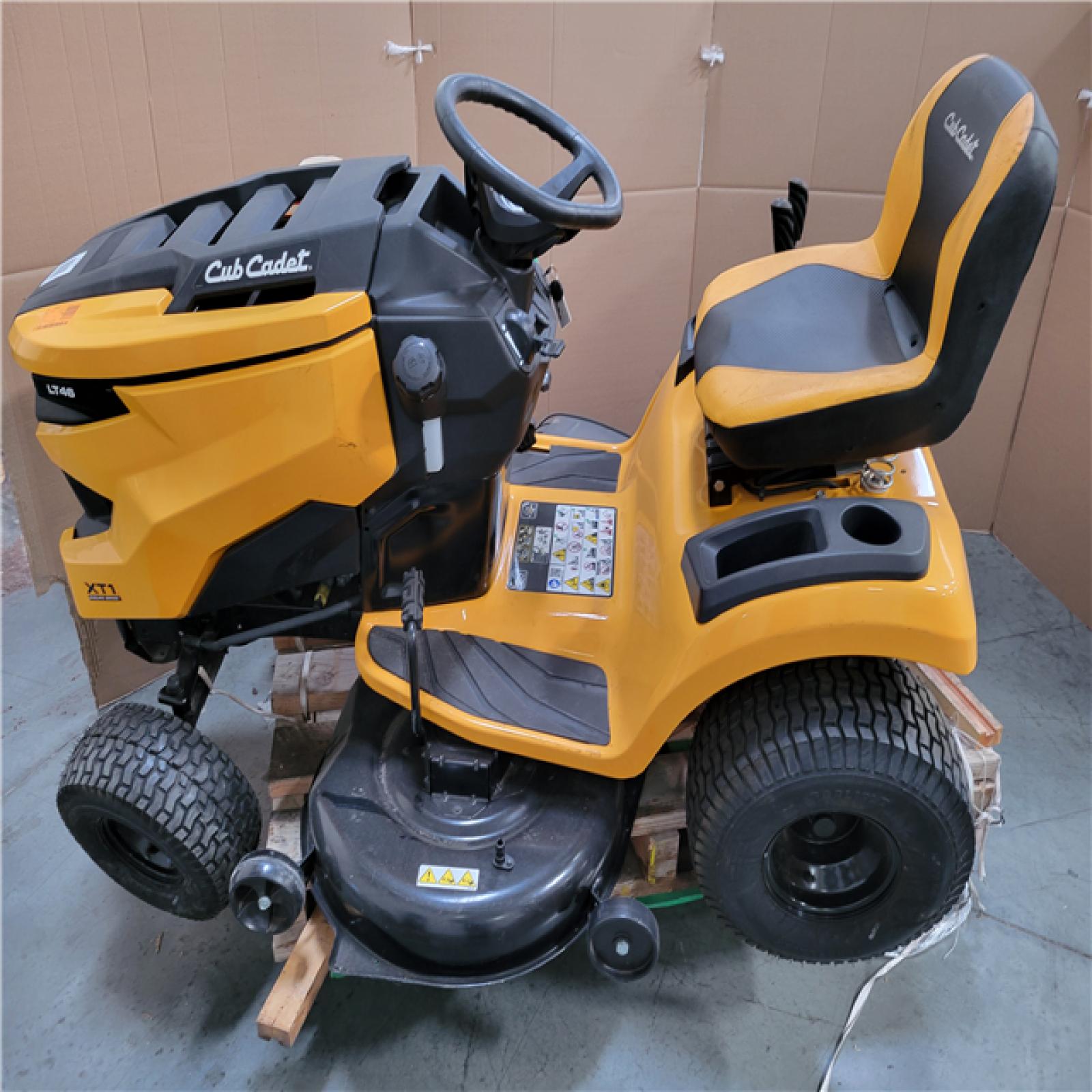 CALIFORNIA AS-IS CUB CADET LT46 XT1 ENDURO SERIES RIDING MOWER