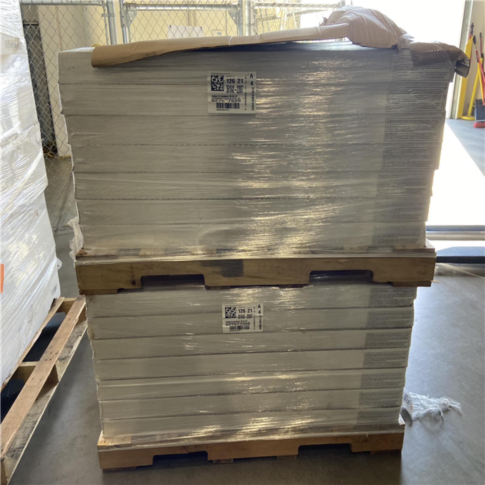 DALLAS LOCATION - Home Decorators Collection Brookstone Oak 12 mm T x 8 in. W Waterproof Laminate Wood Flooring(15.94 sq. ft./Case) - 42 UNITS