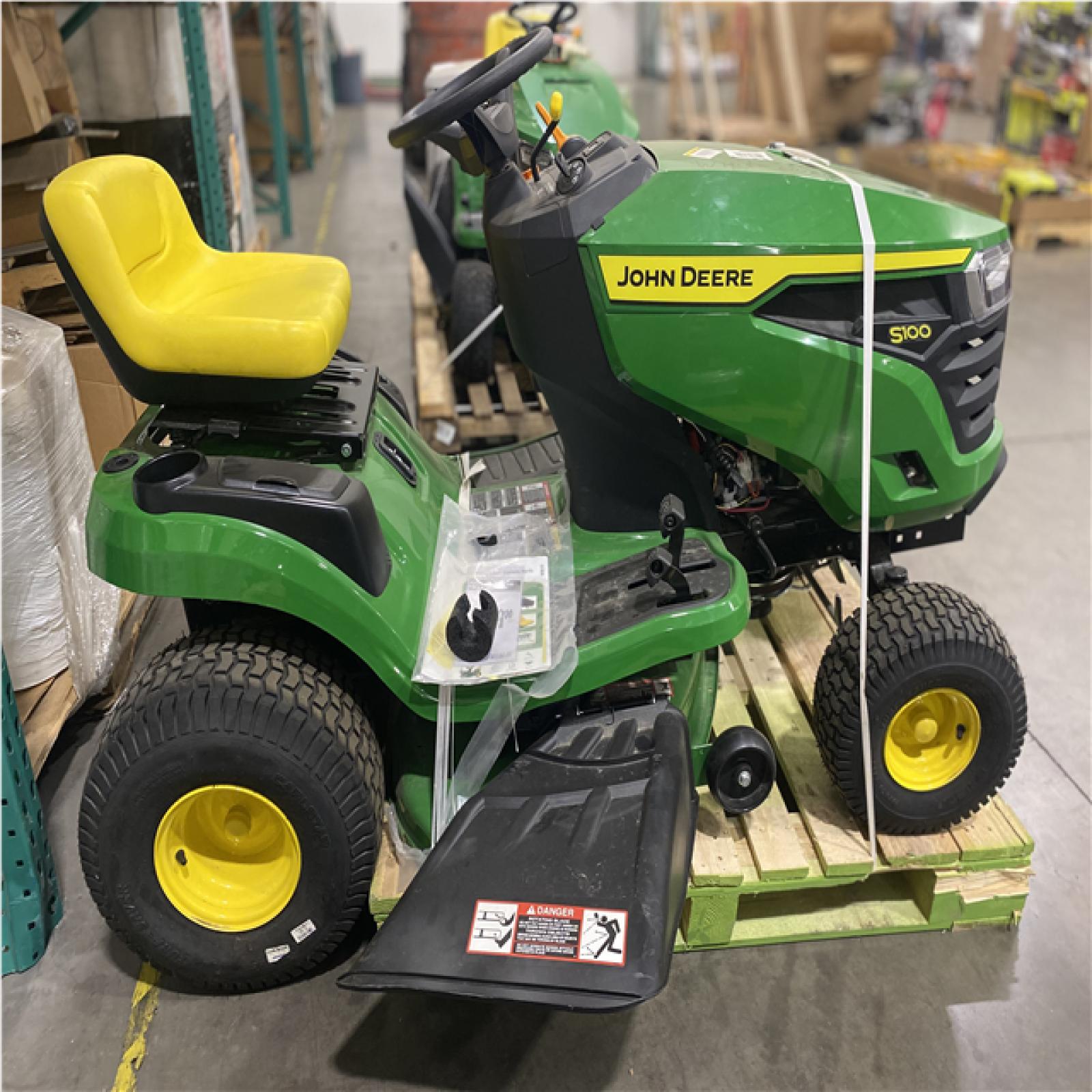 Dallas Location - As-Is John Deere S100 - Lawn Tractors