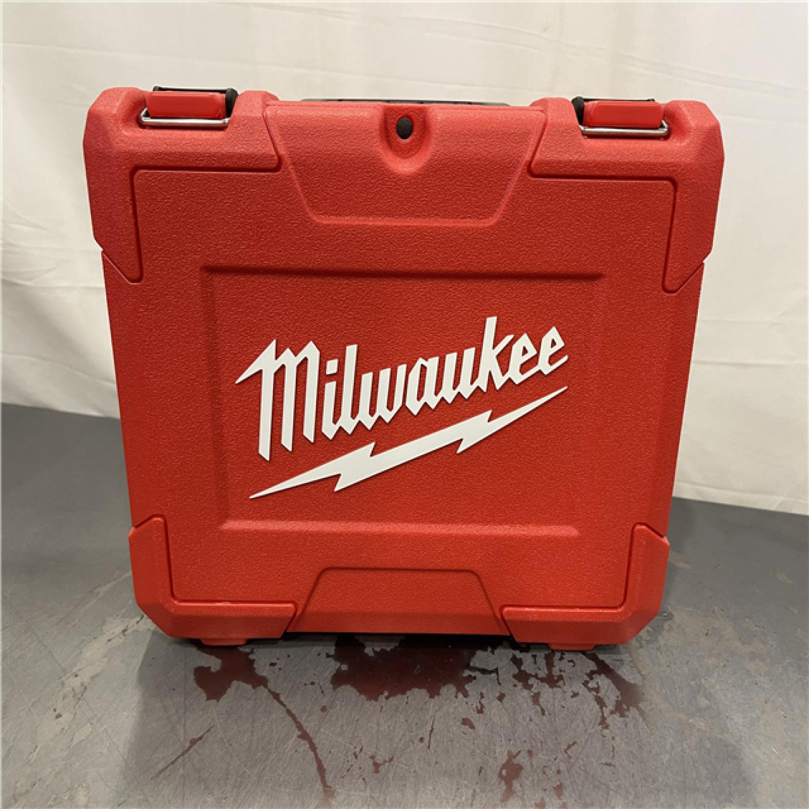 AS-IS - MILWAUKEE 100 Ft. REDLITHIUM Lithium-Ion USB Green Rechargeable Cross Line Laser Level Kit