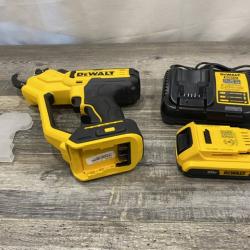 AS-IS DEWALT 20V MAX Cordless Battery Powered Pruner Kit