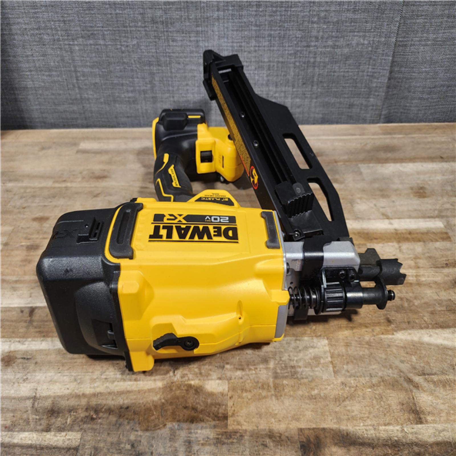 HOUSTON LOCATION - AS-IS DEWALT 20-Volt 21° Cordless Framing Nailer (Tool-Only)