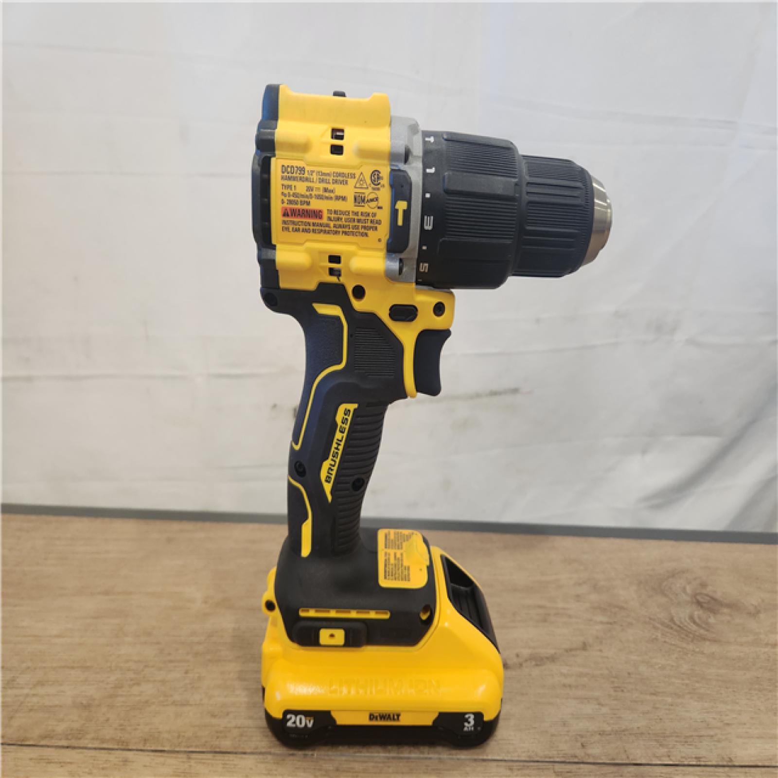 AS-IS- DEWALT ATOMIC 20V Cordless 1/2 in. Compact Hammer Drill Kit