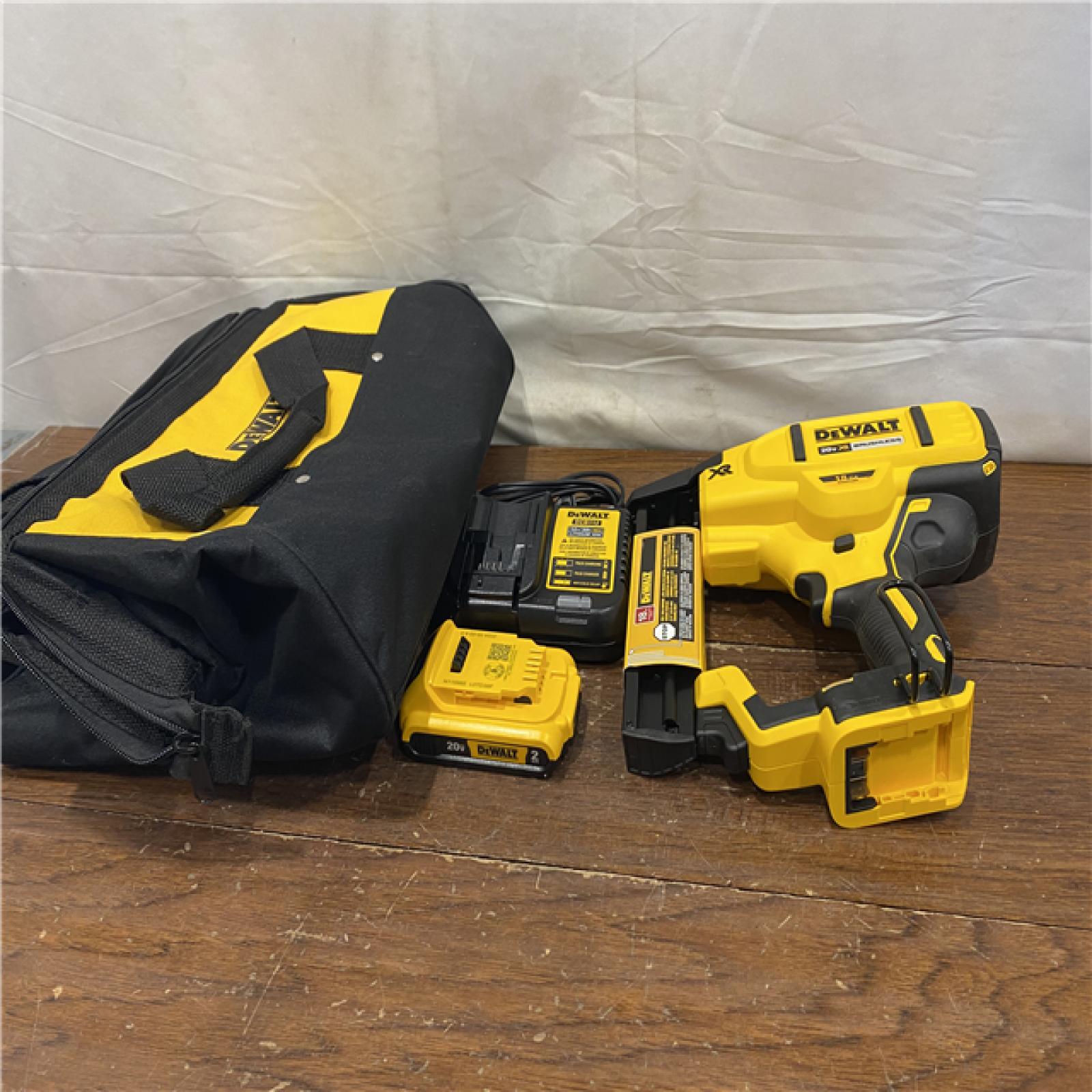AS-IS DEWALT 20V-MAX XR 18GA BRAD NAILER KIT