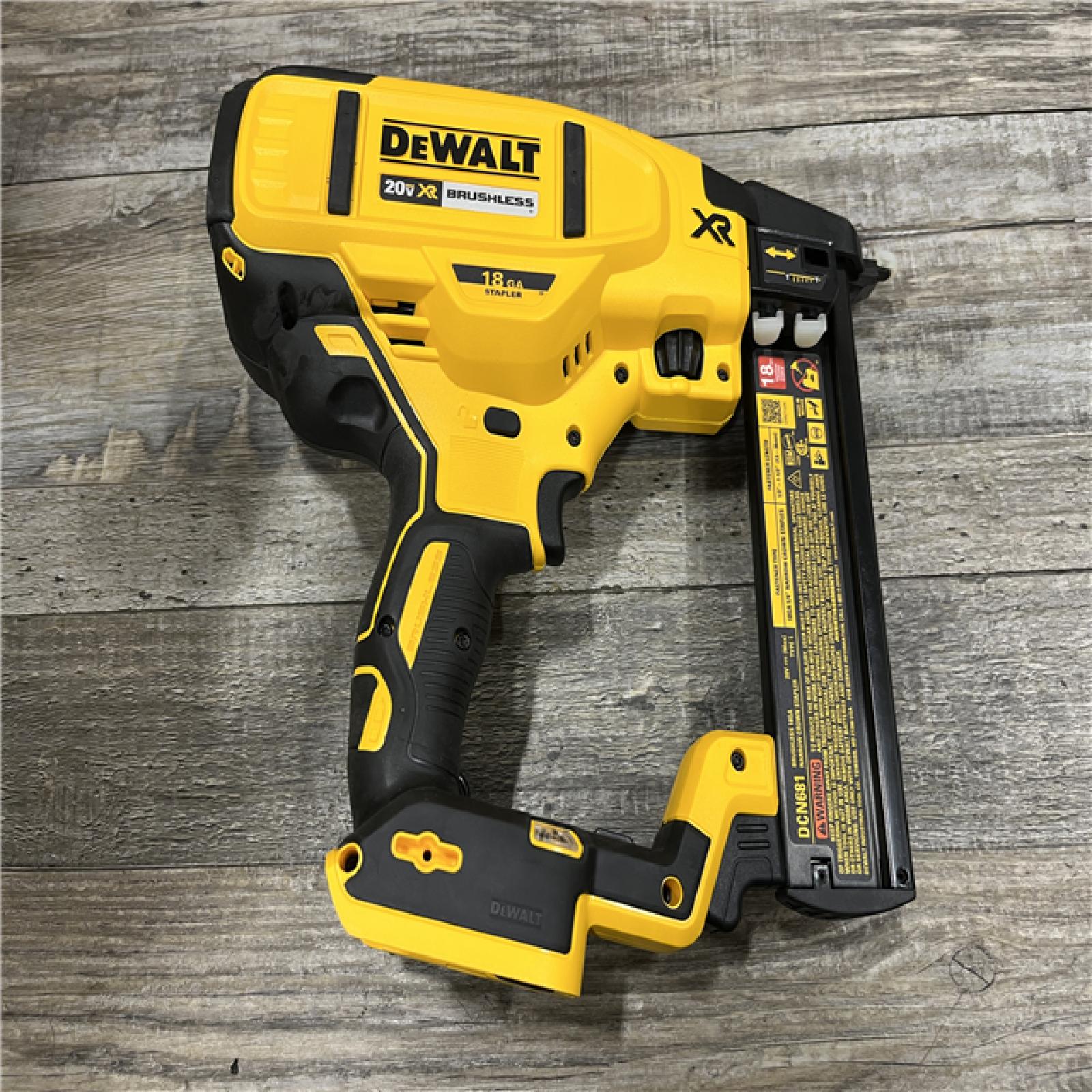AS-IS DEWALT 20V MAX XR Lithium-Ion Cordless 18-Gauge Narrow Crown Stapler Kit