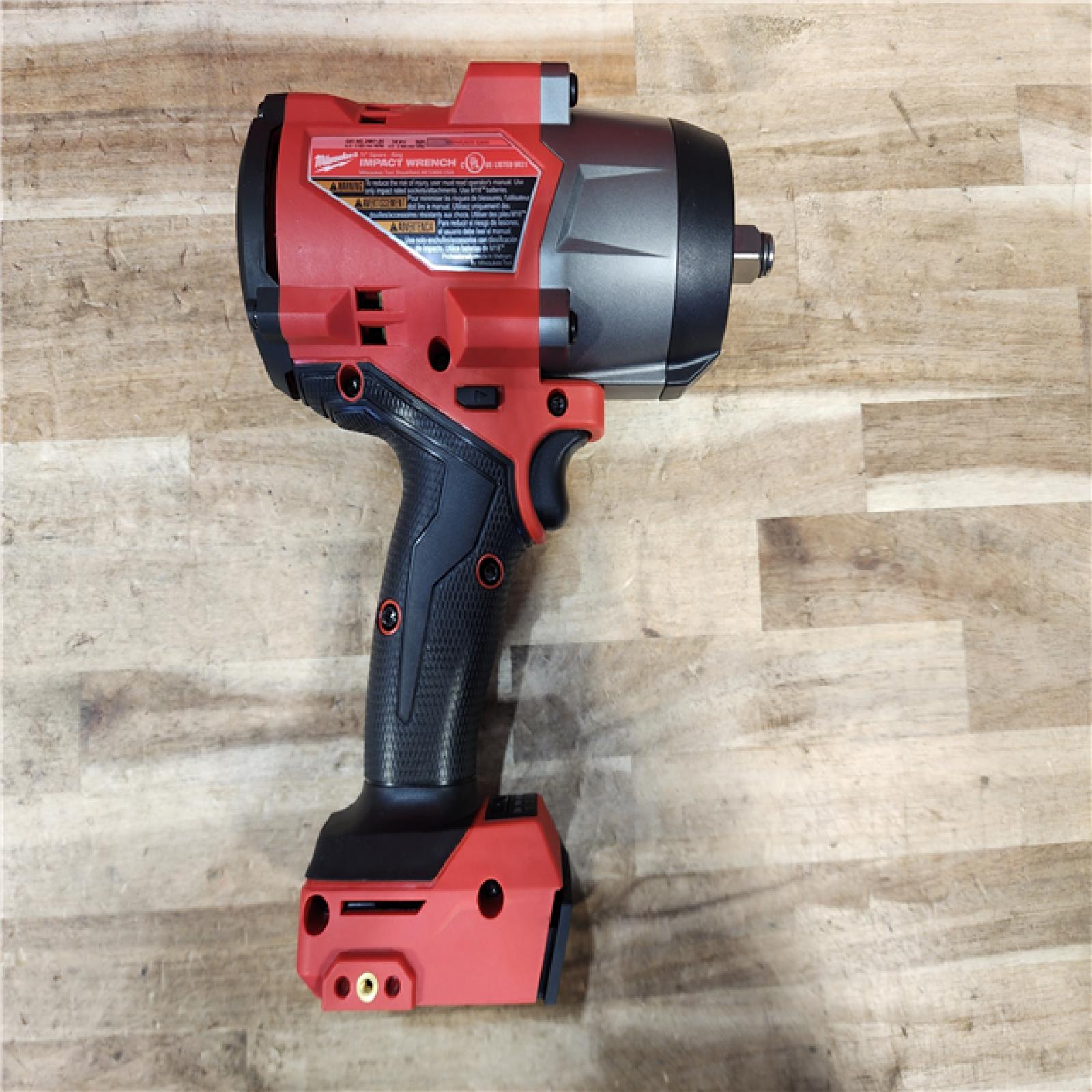 HOUSTON LOCATION - AS-IS (APPEARS LIKE NEW) Milwaukee FUEL 18V Lithium-Ion Brushless Cordless 1/2 in. Impact Wrench w/Friction Ring Kit