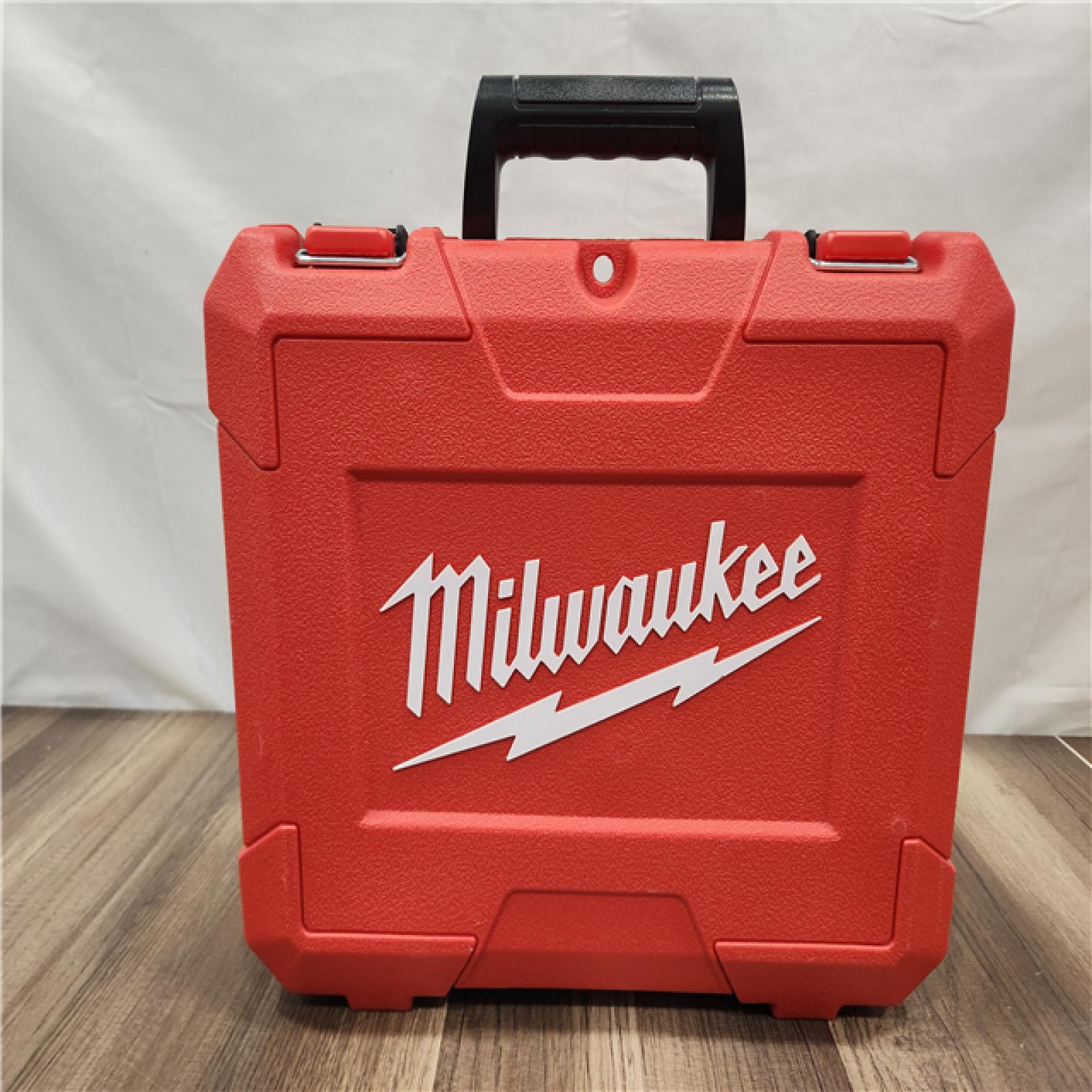 AS-IS- Milwaukee M12 12-Volt Lithium-Ion Cordless PEX Expansion Tool Kit with (2) 1.5 Ah Batteries  (3) Expansion Heads and Hard Case