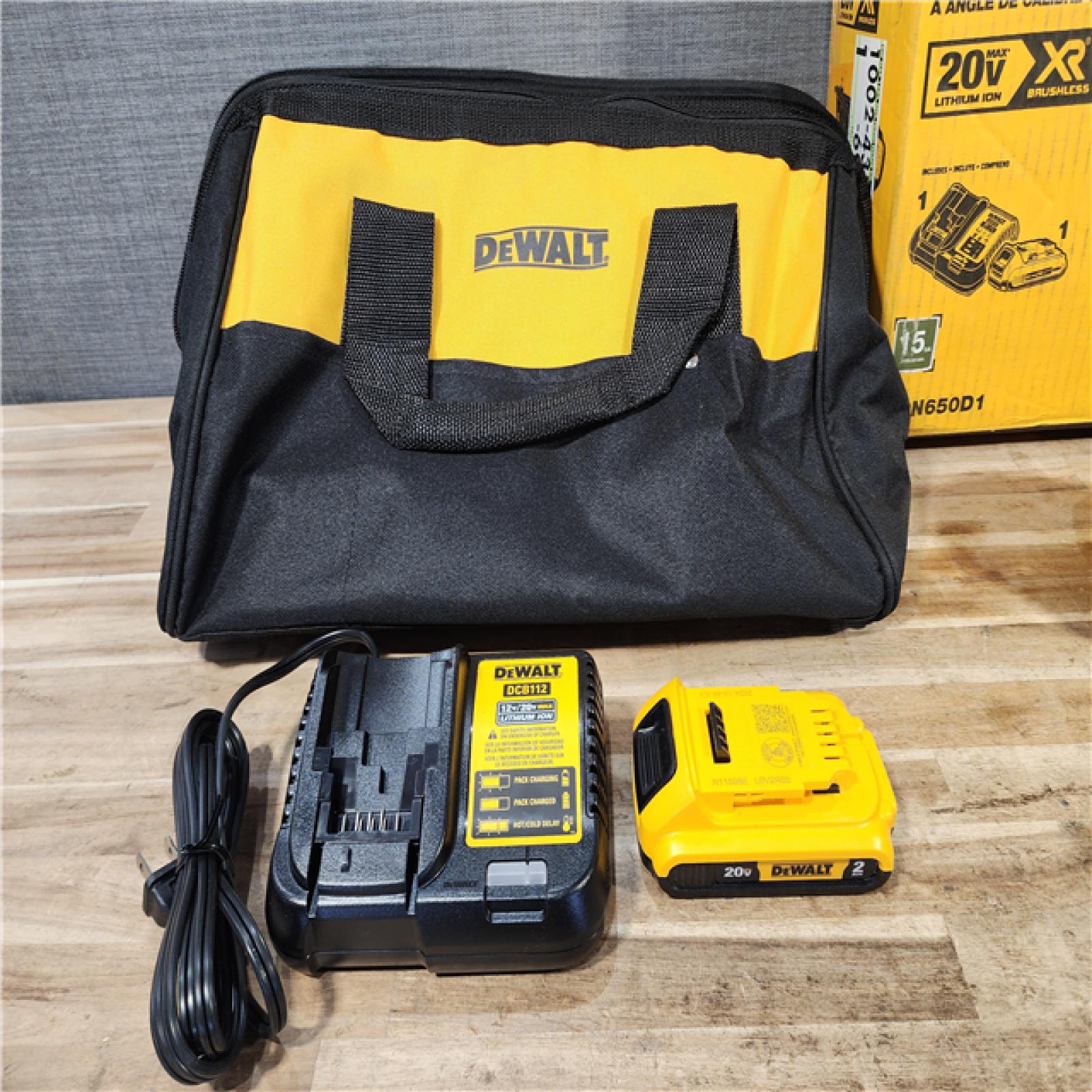 HOUSTON LOCATION - AS-IS DEWALT 20V MAX XR Lithium-Ion Cordless 2-1/2 in. 15-Gauge Finish Nailer Kit