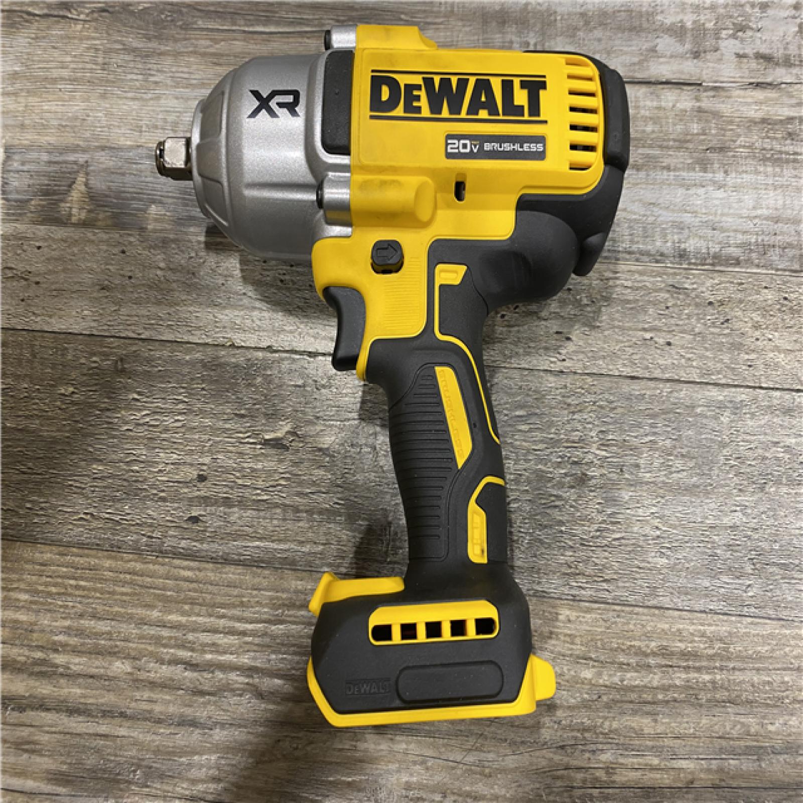 AS-IS DEWALT 20V MAX Lithium-Ion Cordless 1/2 in. Impact Wrench Kit