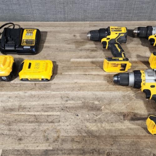 HOUSTON LOCATION - AS-IS DEWALT 3 TOOL COMBO KIT W/ (2) BATTERY & CHARGER