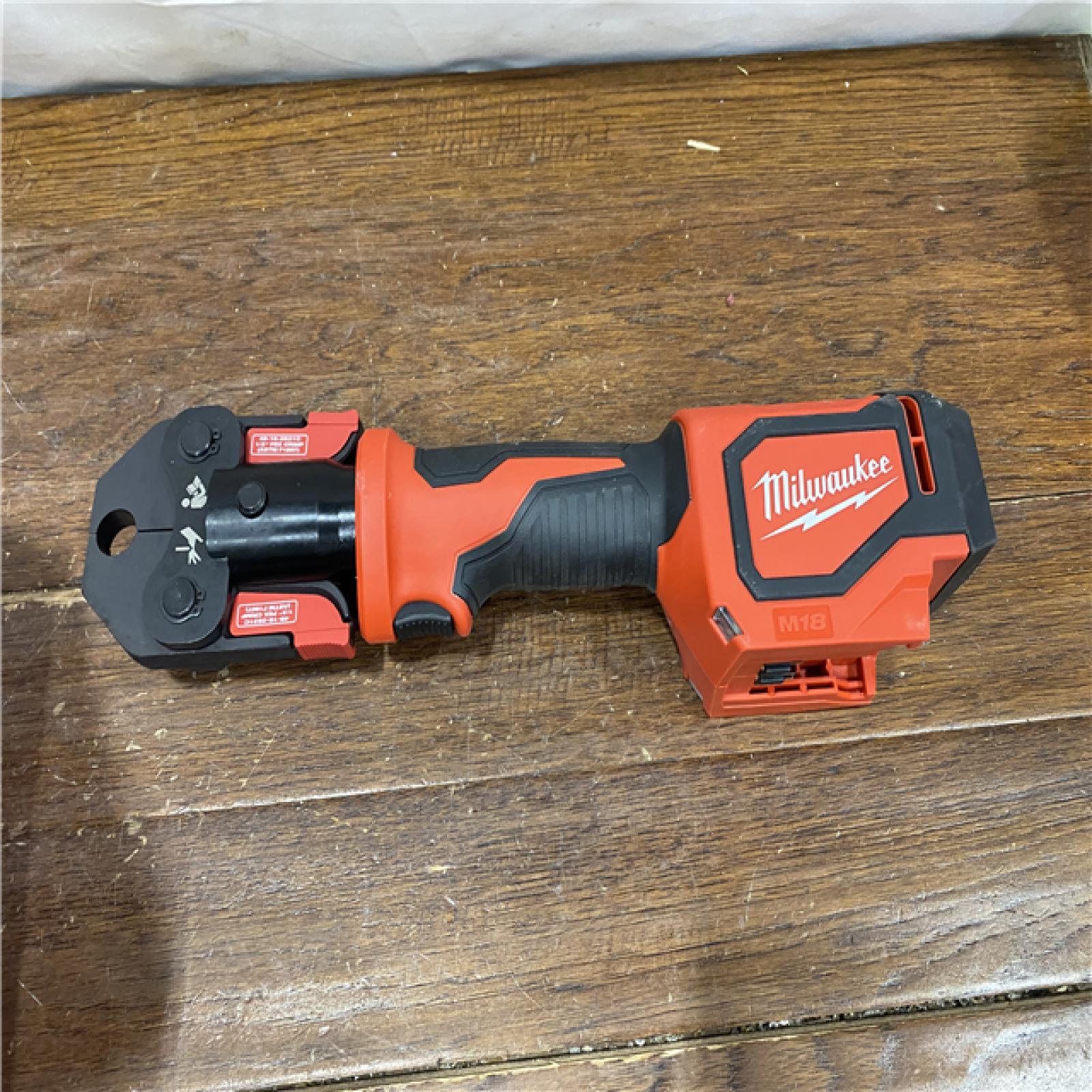 AS-IS M18 18V Lithium-Ion Cordless Short Throw Press Tool Kit with 3 PEX Crimp Jaws (2) 2.0 Ah Batteries and Charger
