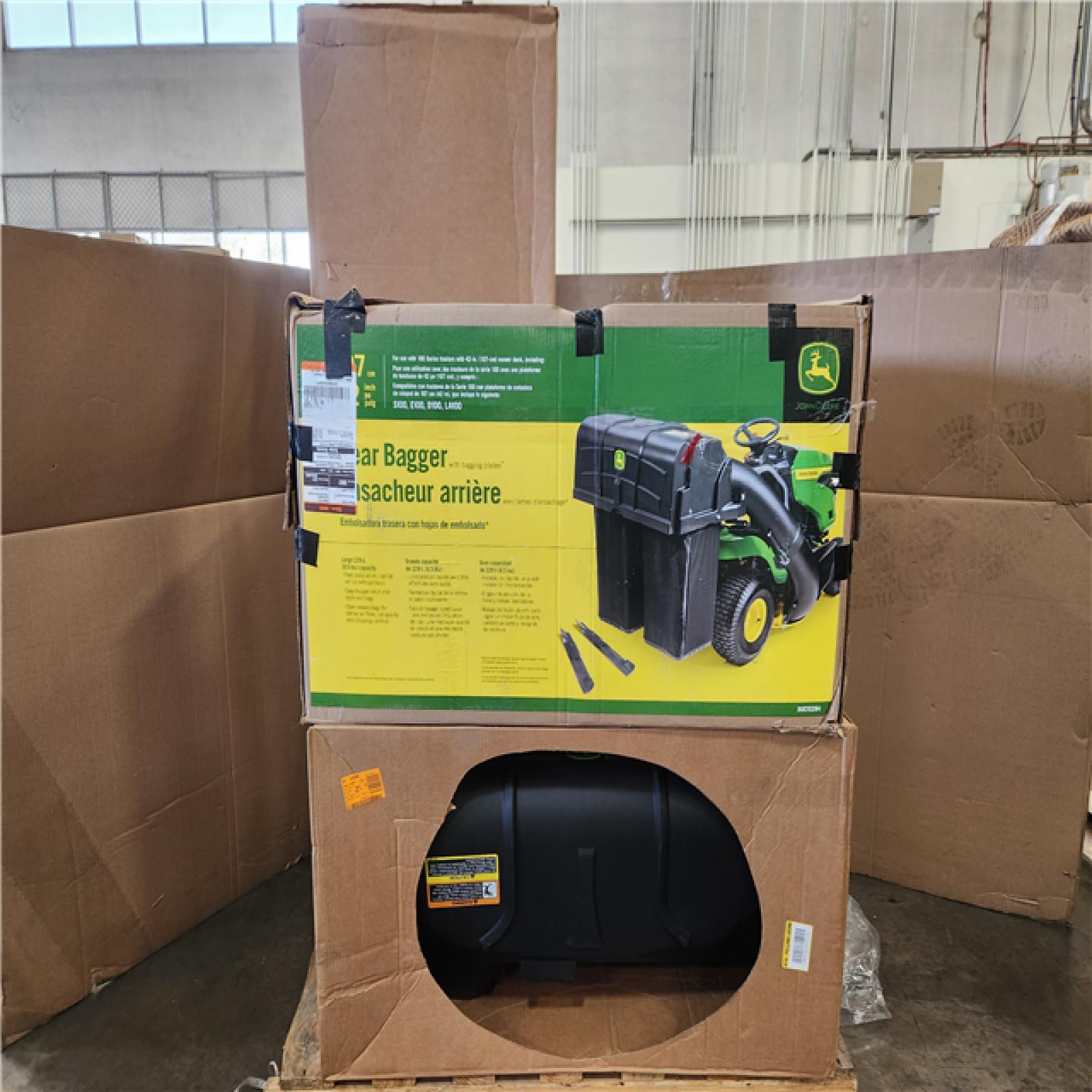 Phoenix NEW John Deere Zero-Turn Mower 42 in. 6.5 Bushel Twin Bagger