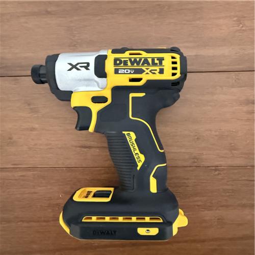 California NEW DeWalt 1/4 3-Speed Impact Drive (Tool Only)
