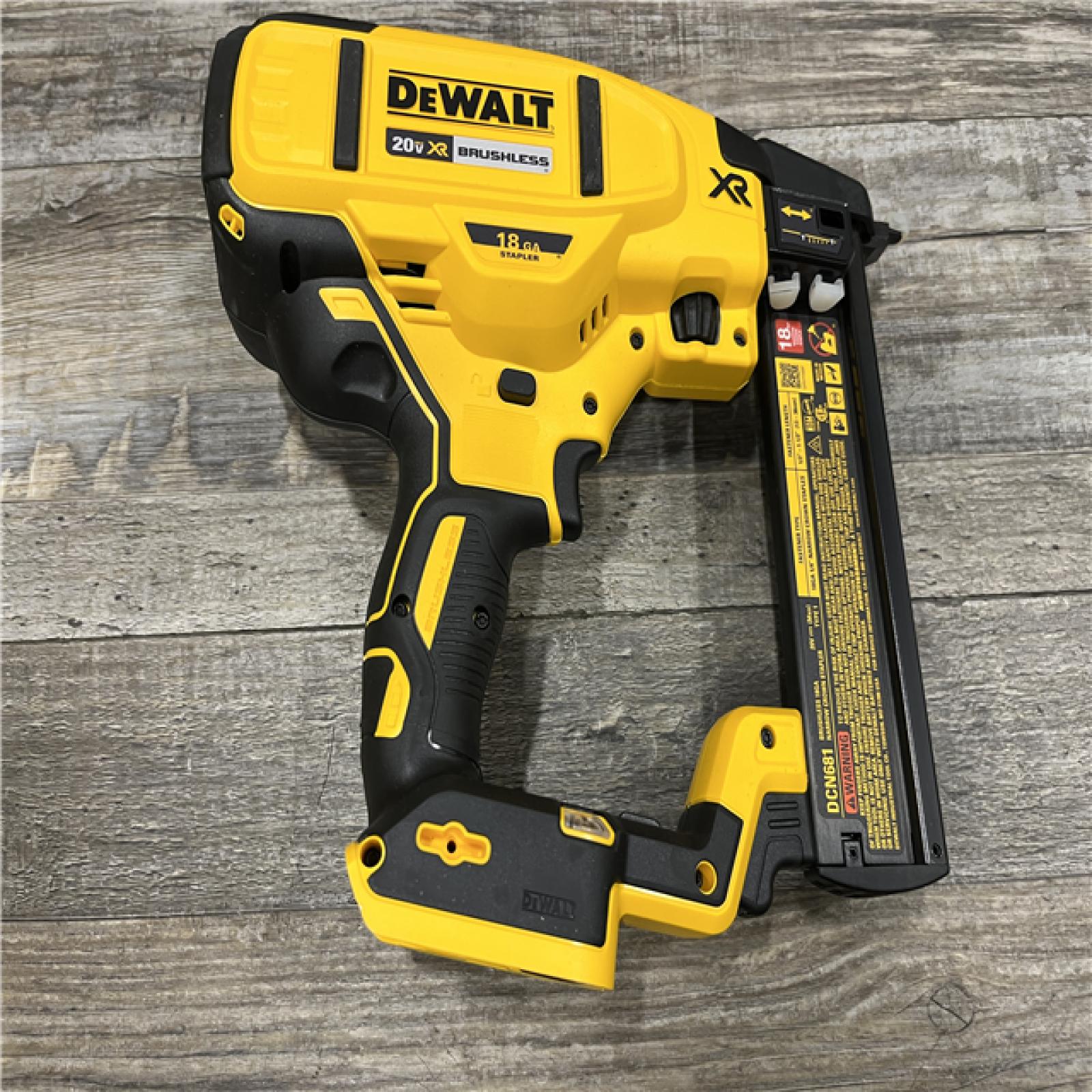 AS-IS DEWALT 20V MAX XR Lithium-Ion Cordless 18-Gauge Narrow Crown Stapler Kit