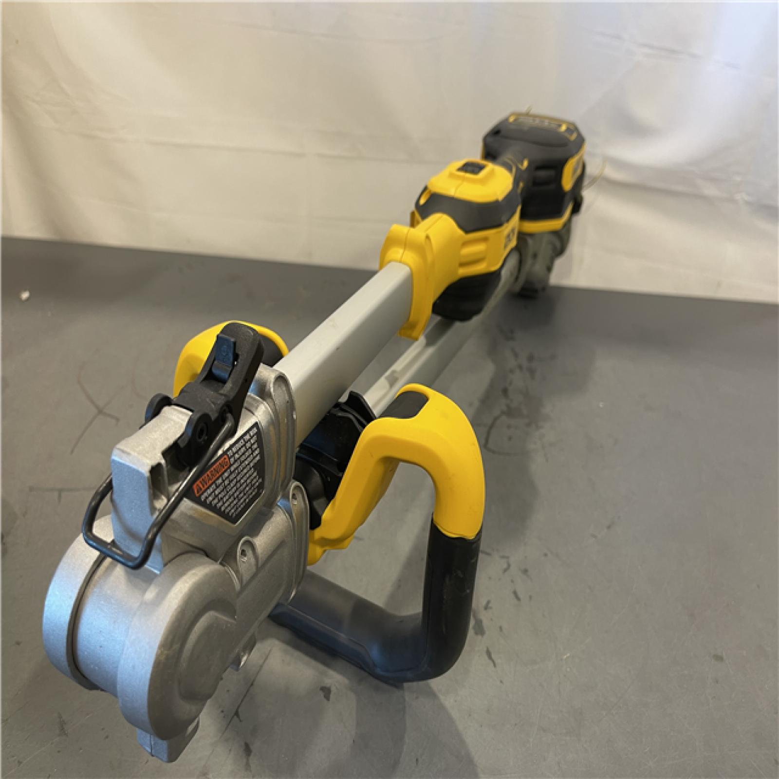 AS-IS - DeWalt 20V MAX 14 in. Brushless Cordless Battery Powered Foldable String Trimmer Kit
