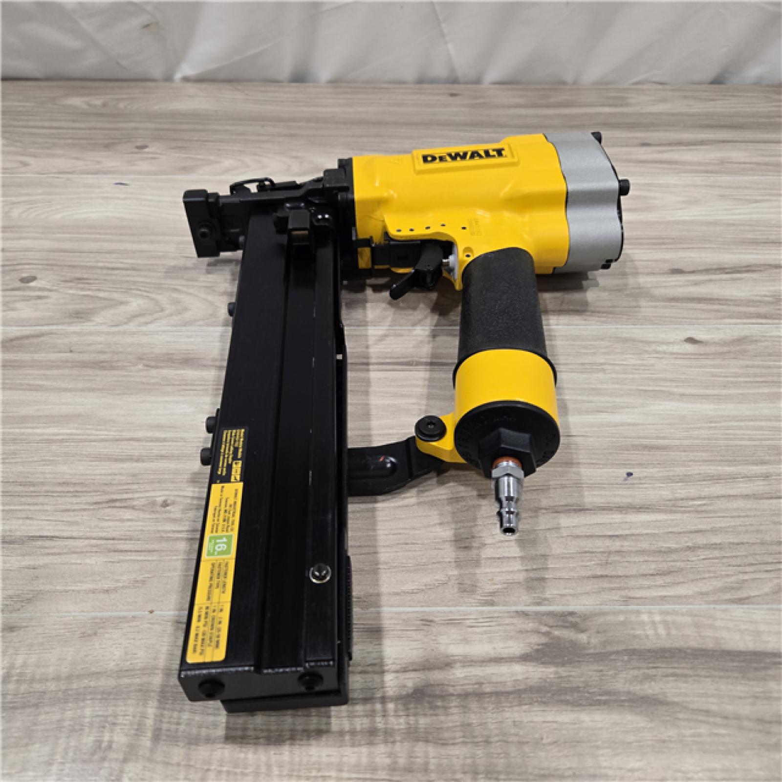 AS-IS DeWalt DW451S2 16 Gauge 1 Crown 2 Lathing Stapler