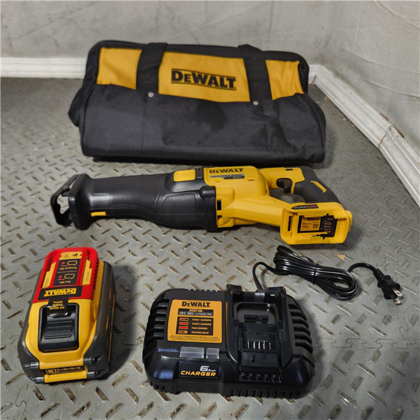 HOUSTON LocationASISDEWALT DCS389X1 60V MAX FLEXVOLT LithiumIon Brushless Cordless