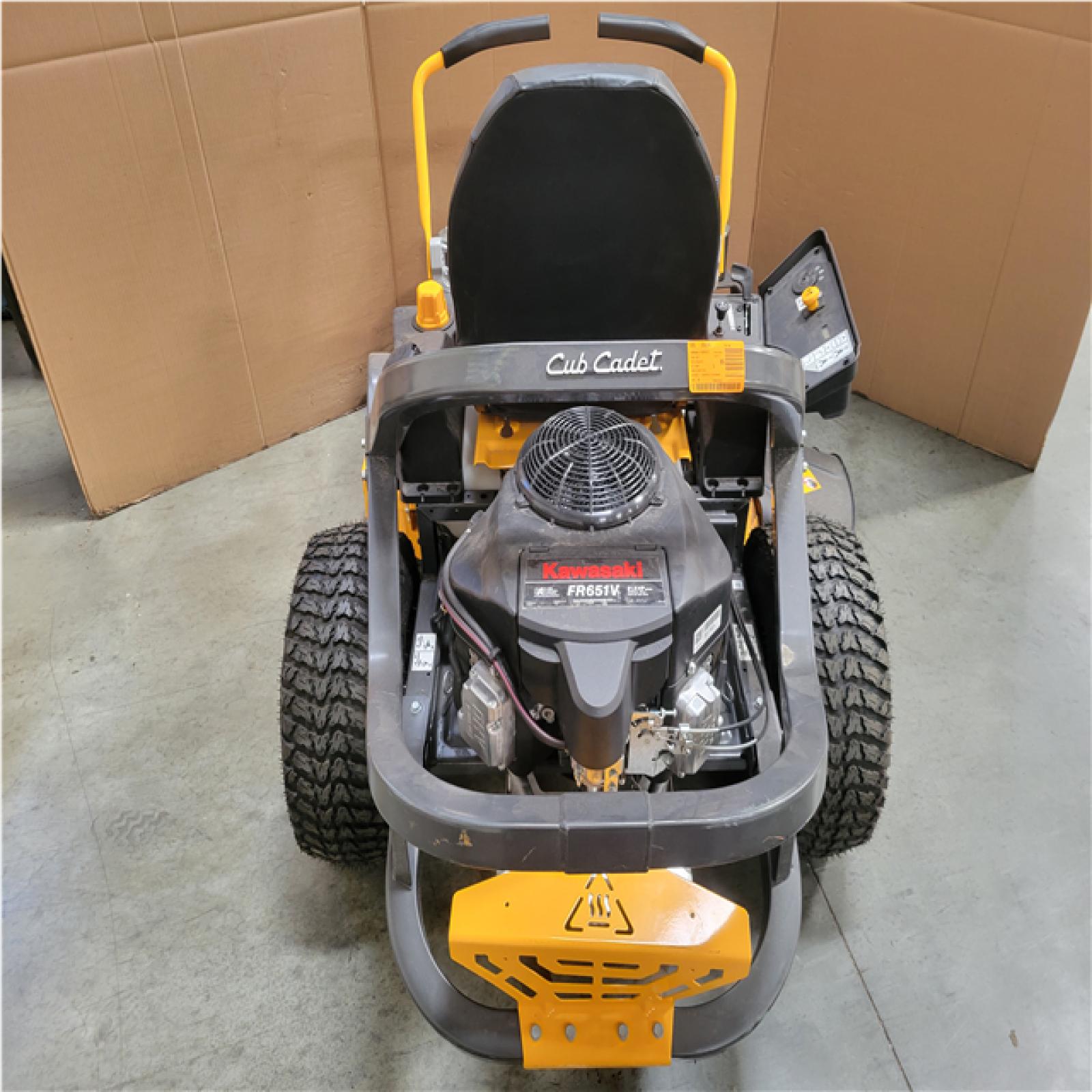 CALIFORNIA AS-IS CUB CADET ULTIMA ZT2 42 SIT DOWN RIDING LAWN MOWER