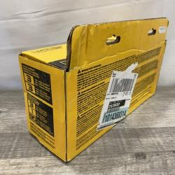 NEW - DEWALT 20V MAX Lithium-Ion Battery Kit with 5.0Ah and 2.0Ah Battery and Charger