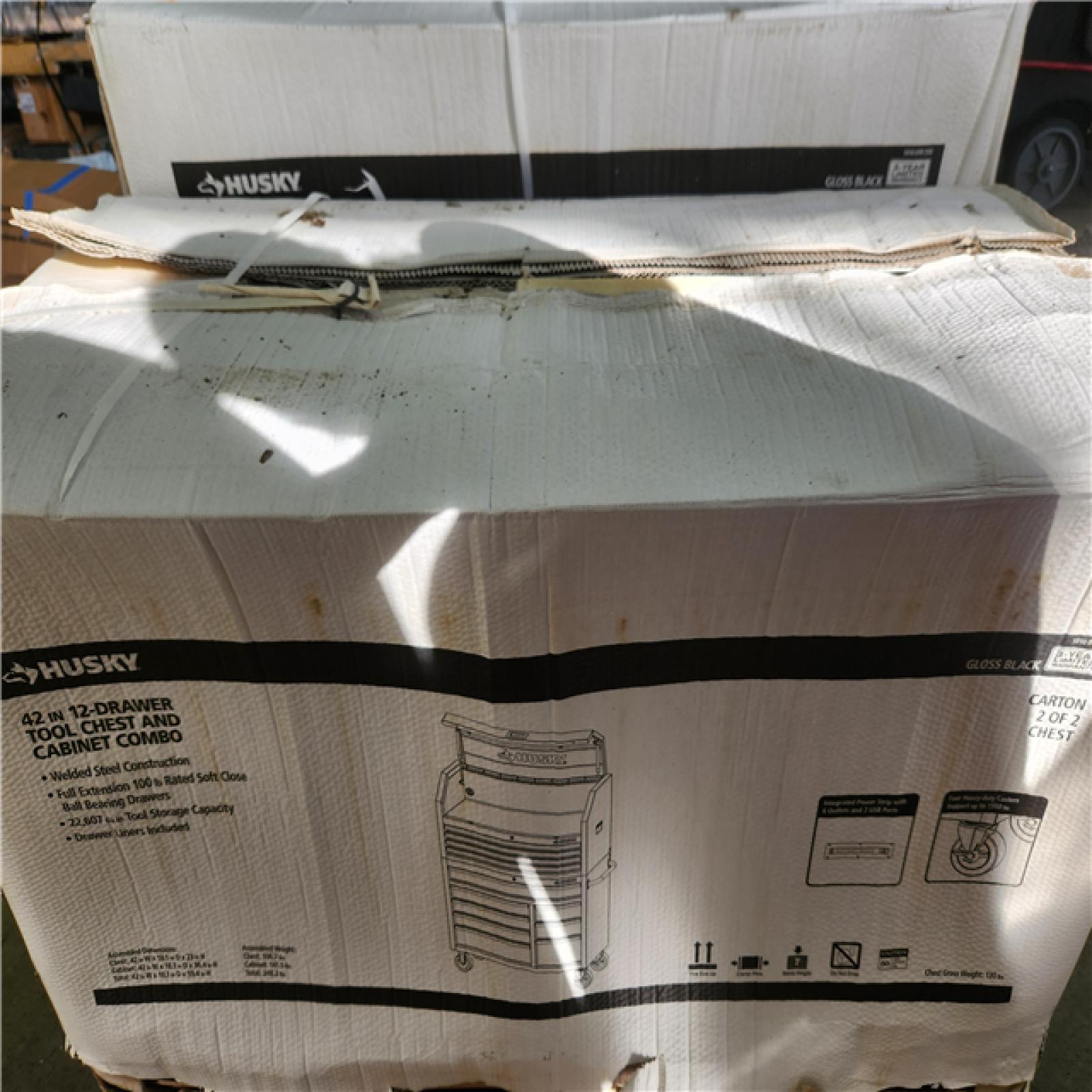 Phoenix NEW Husky Tool Storage 42 in. W x 18 in. D Standard Duty Black Tool Chest Combo (SEALED)