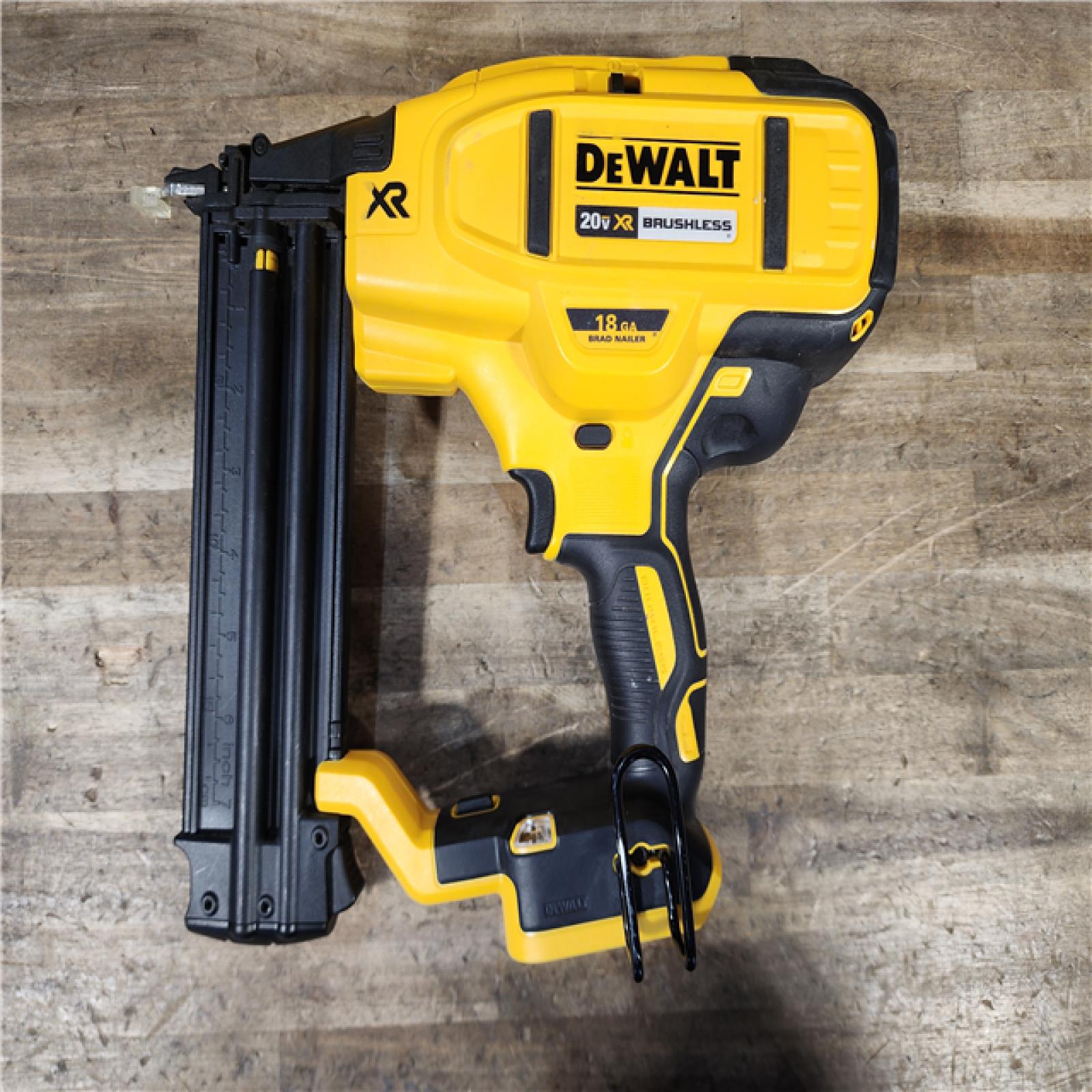 HOUSTON LOCATION - AS-IS DEWALT 20V MAX XR Lithium-Ion Electric Cordless 18-Gauge Brad Nailer (Tool Only)