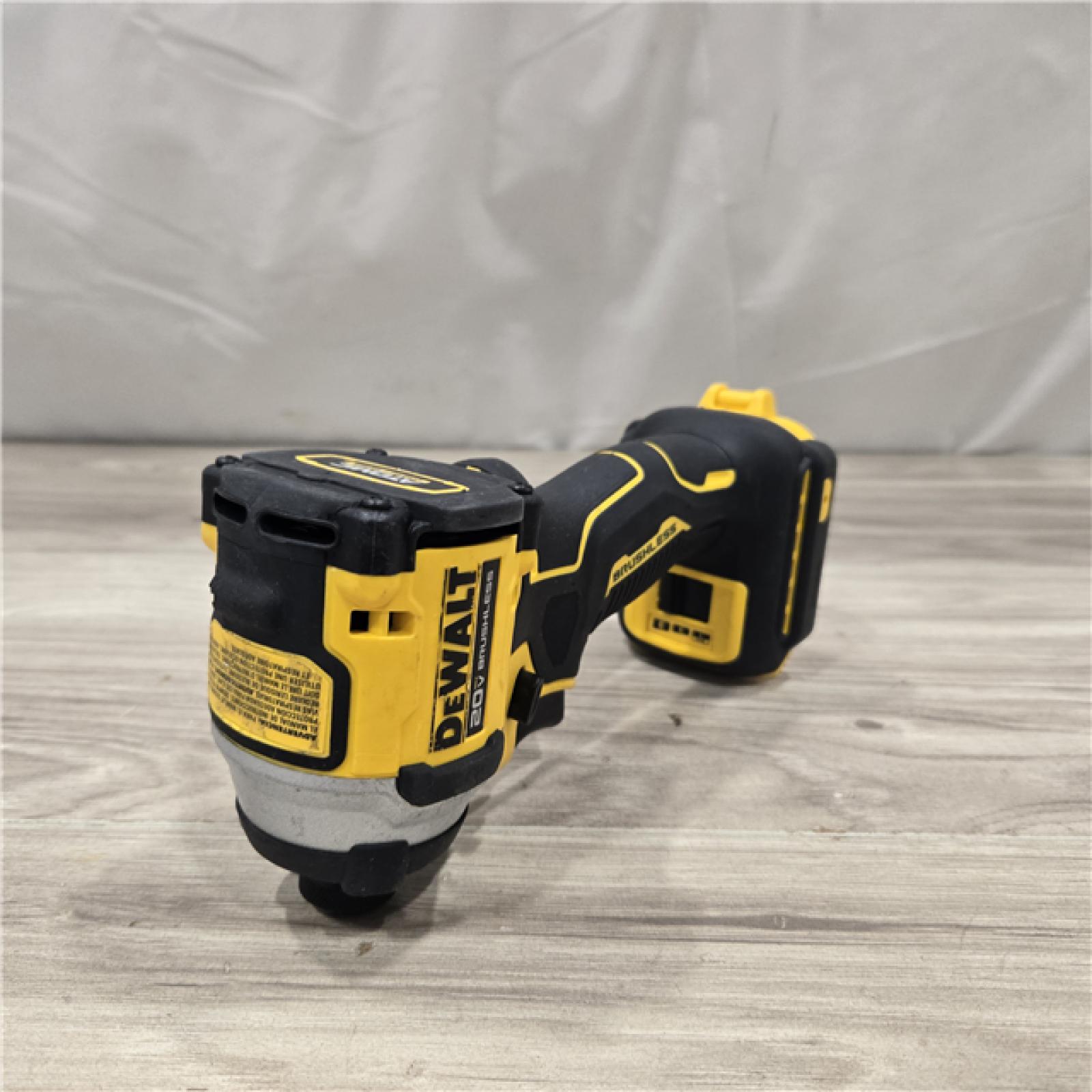 AS-IS DeWalt 20V MAX ATOMIC 1/4 in. Cordless 3-Speed Impact Driver Kit