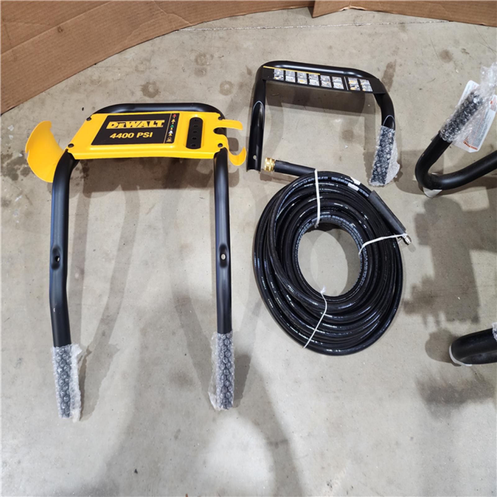 HOUSTON LOCATION - AS - IS DEWALT 4400 PSI 4.0 GPM Cold Water Gas Pressure Washer